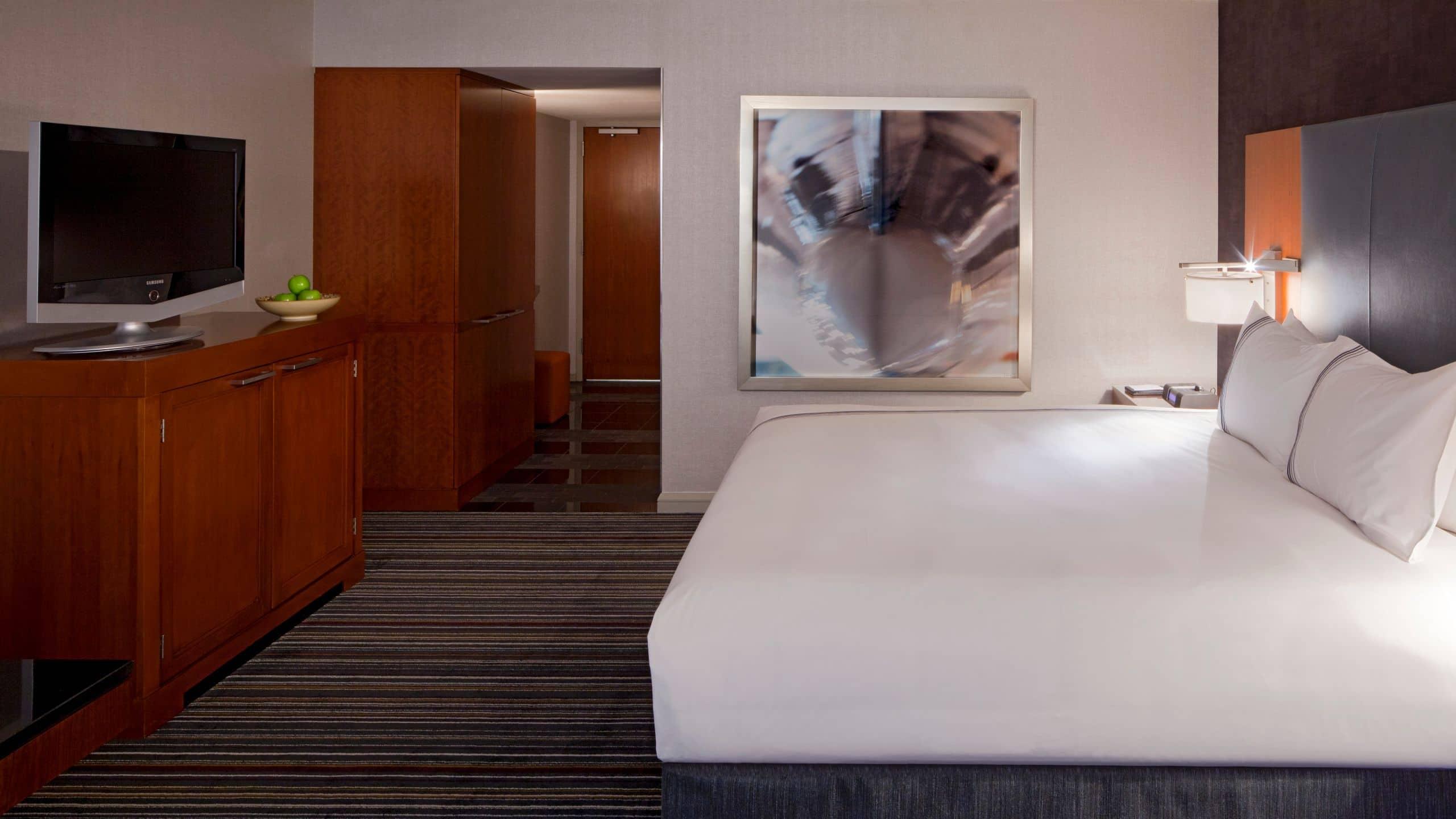 Double Deluxe King Bed