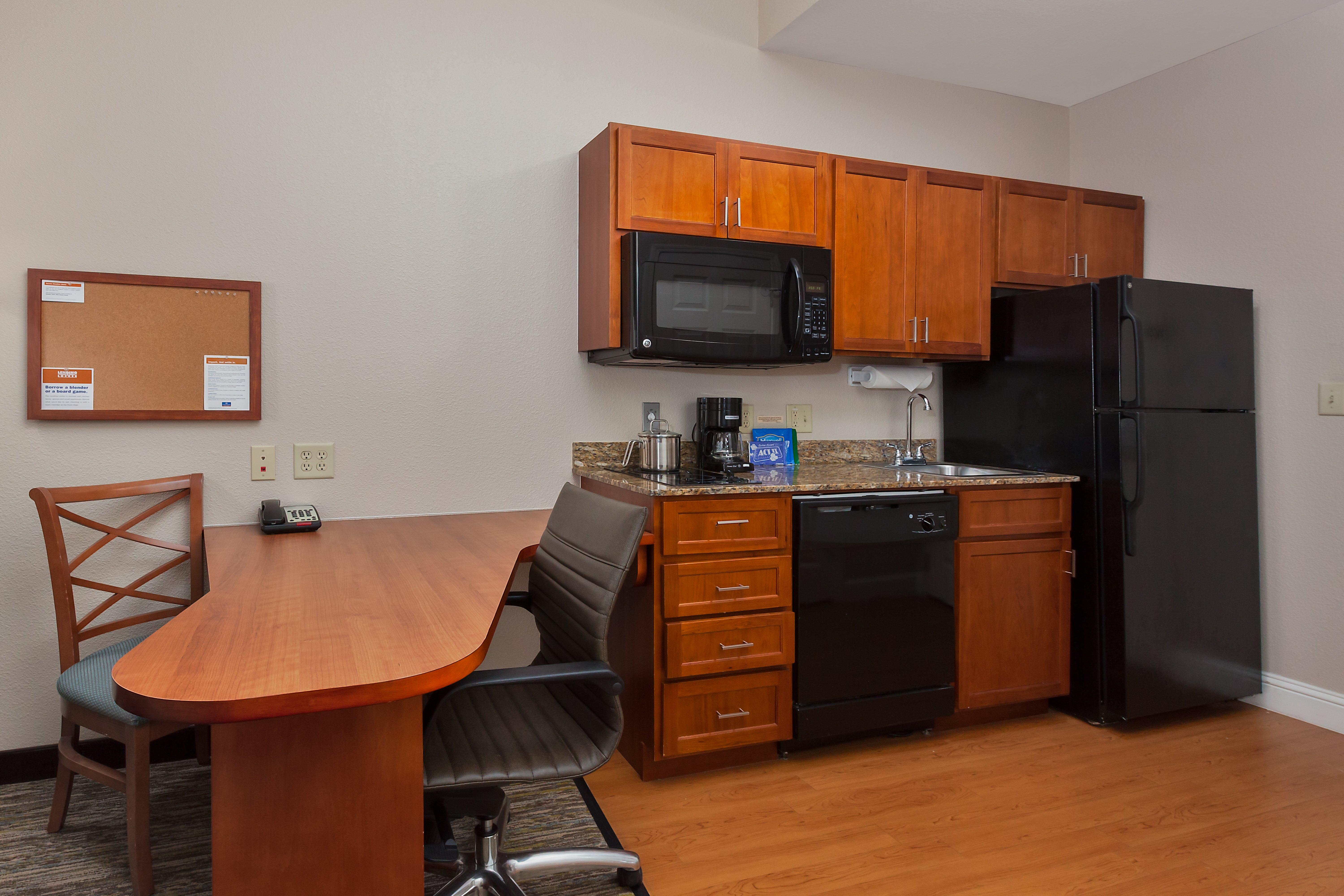 Studio Two Queen Beds