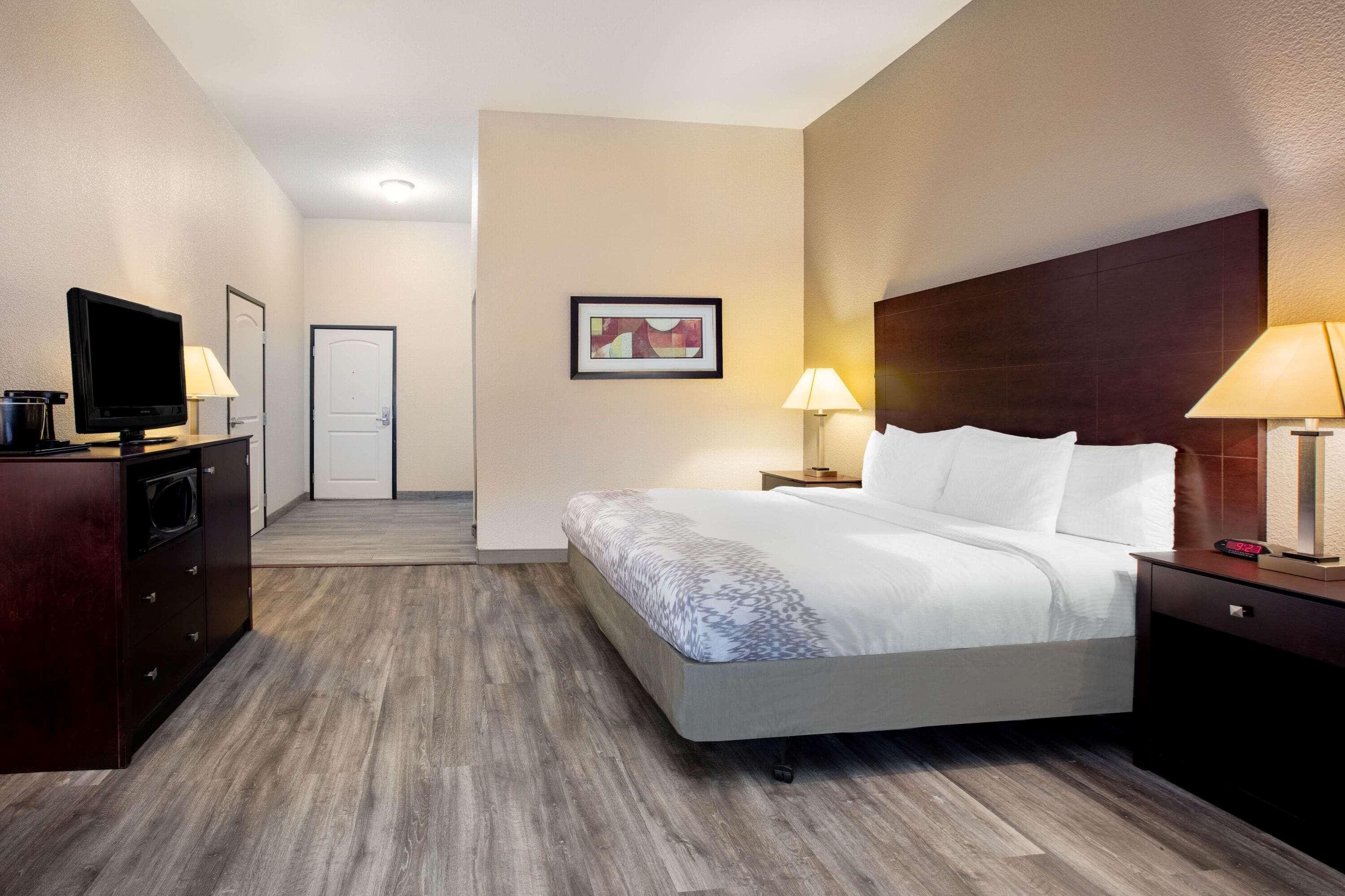 Double King Bed Non Smoking