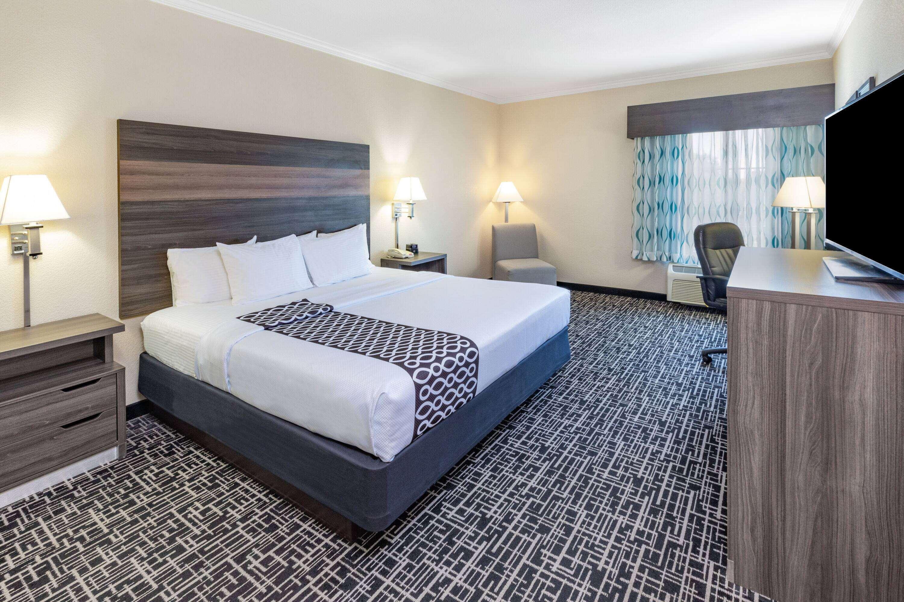 Double King Bed Non Smoking