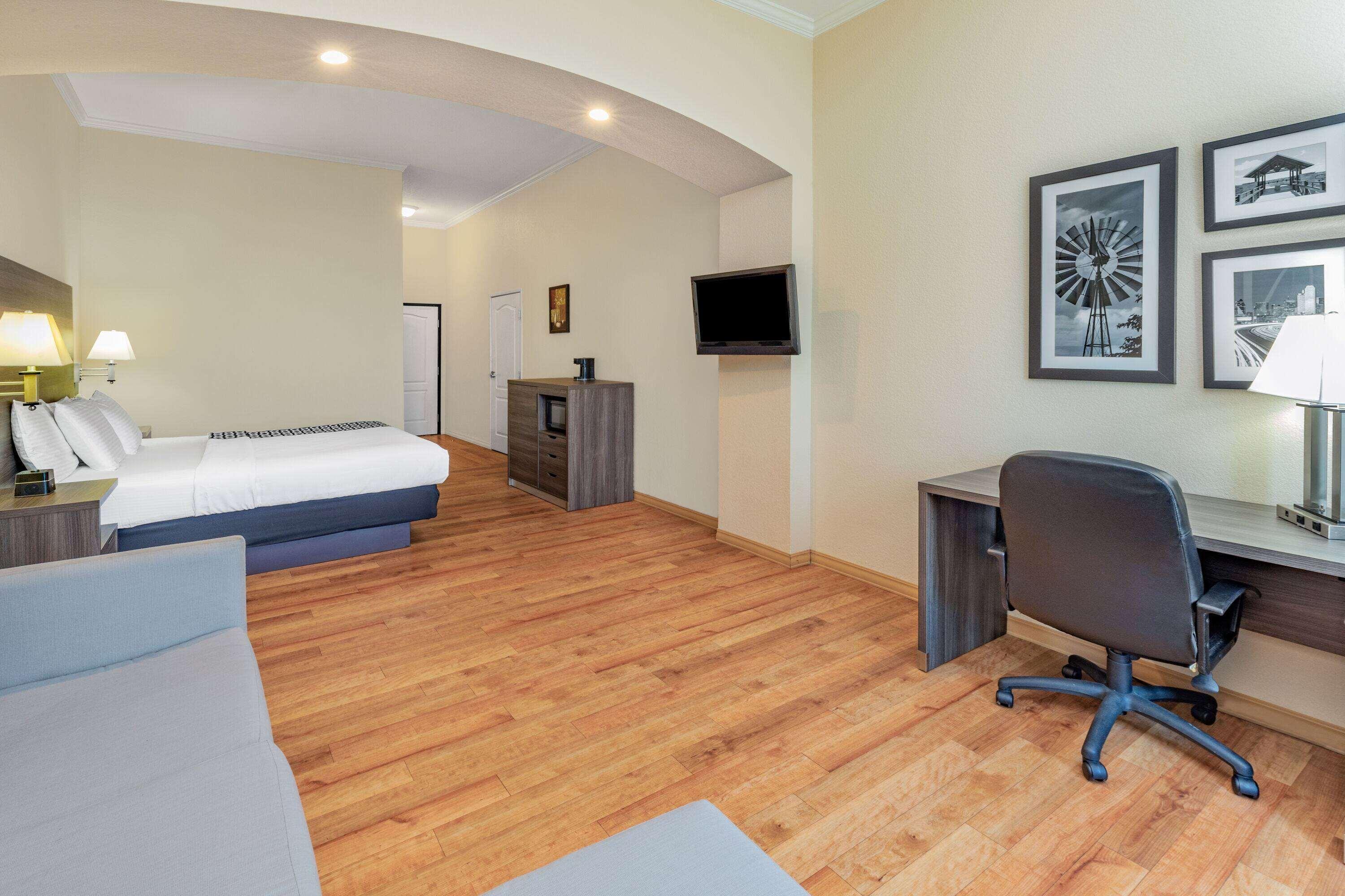 Double Deluxe King Bed