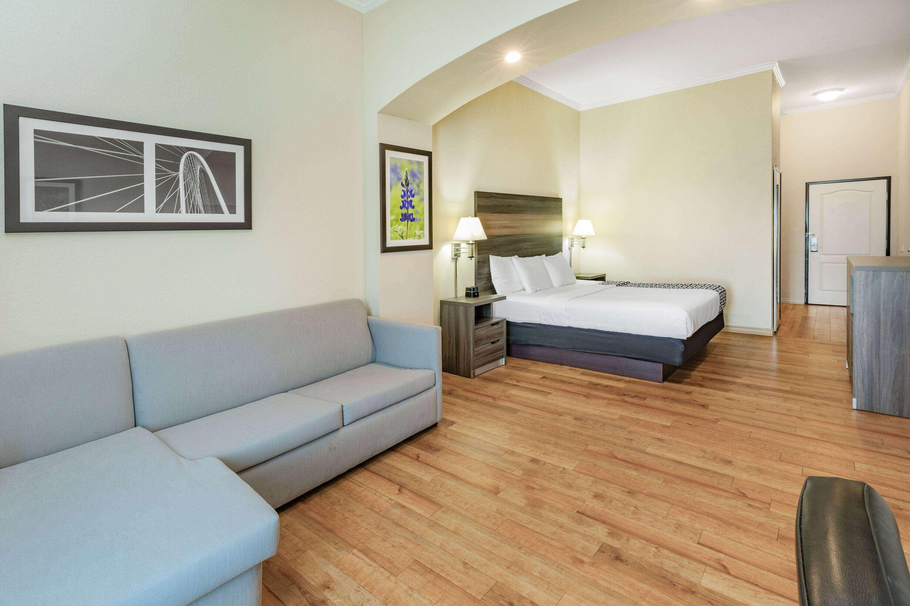 Double Deluxe King Bed