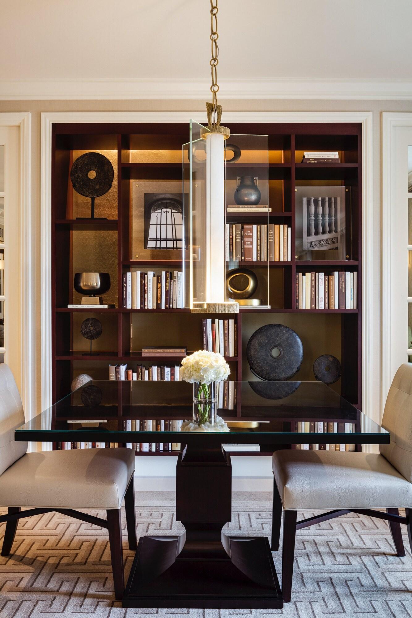 Suite Accessible King Size Bed