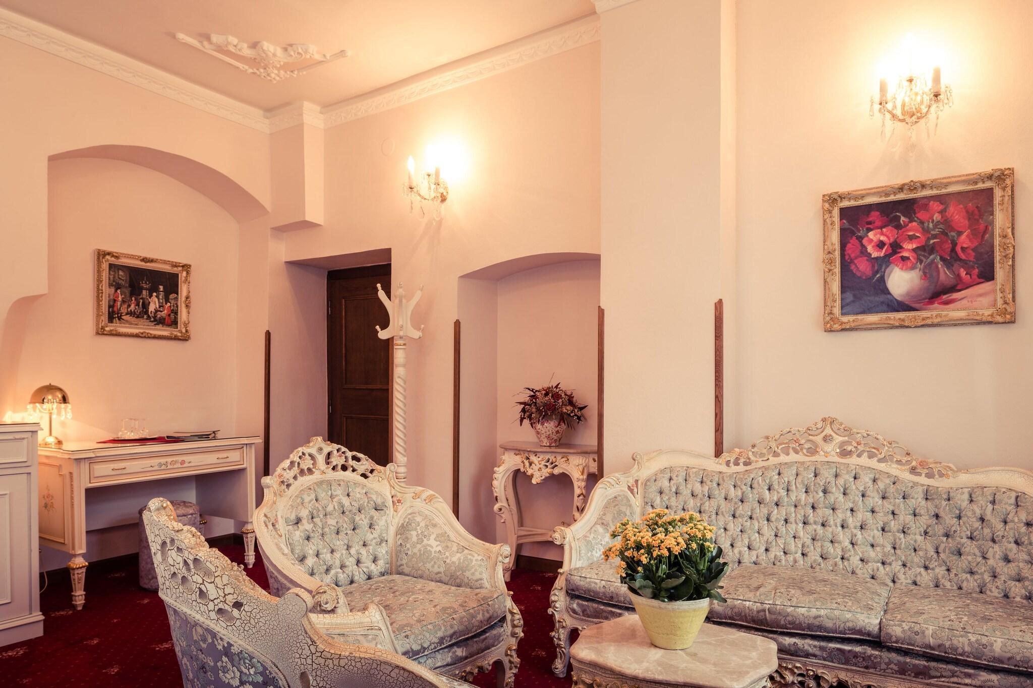 Suite Queen Size Bed