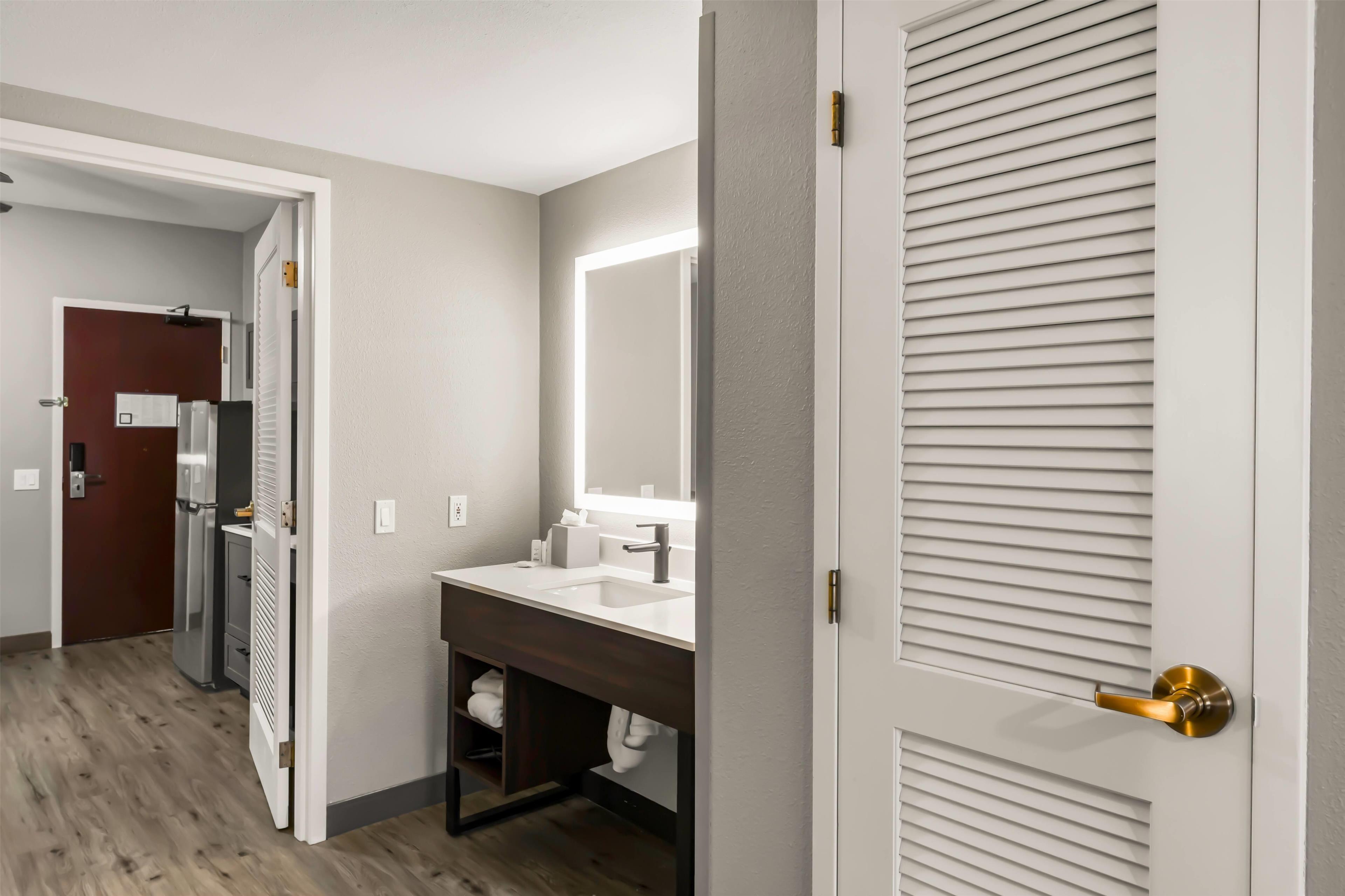 Suite Two Queen Beds