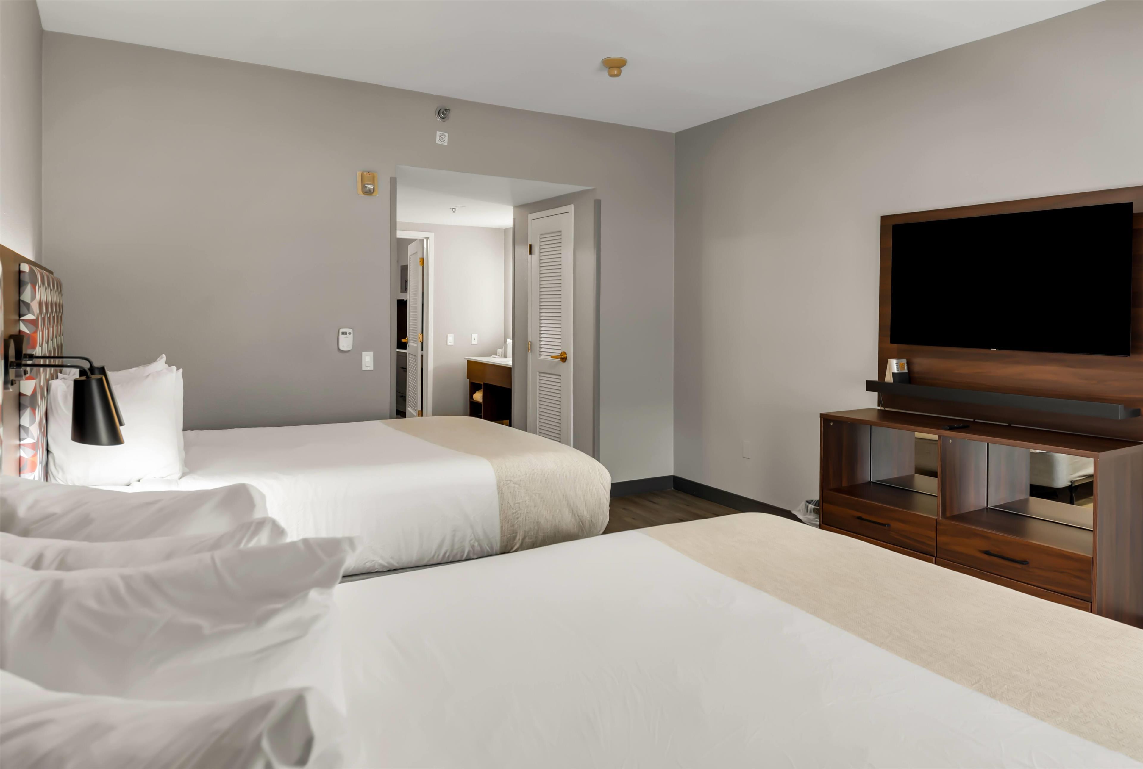 Suite Two Queen Beds