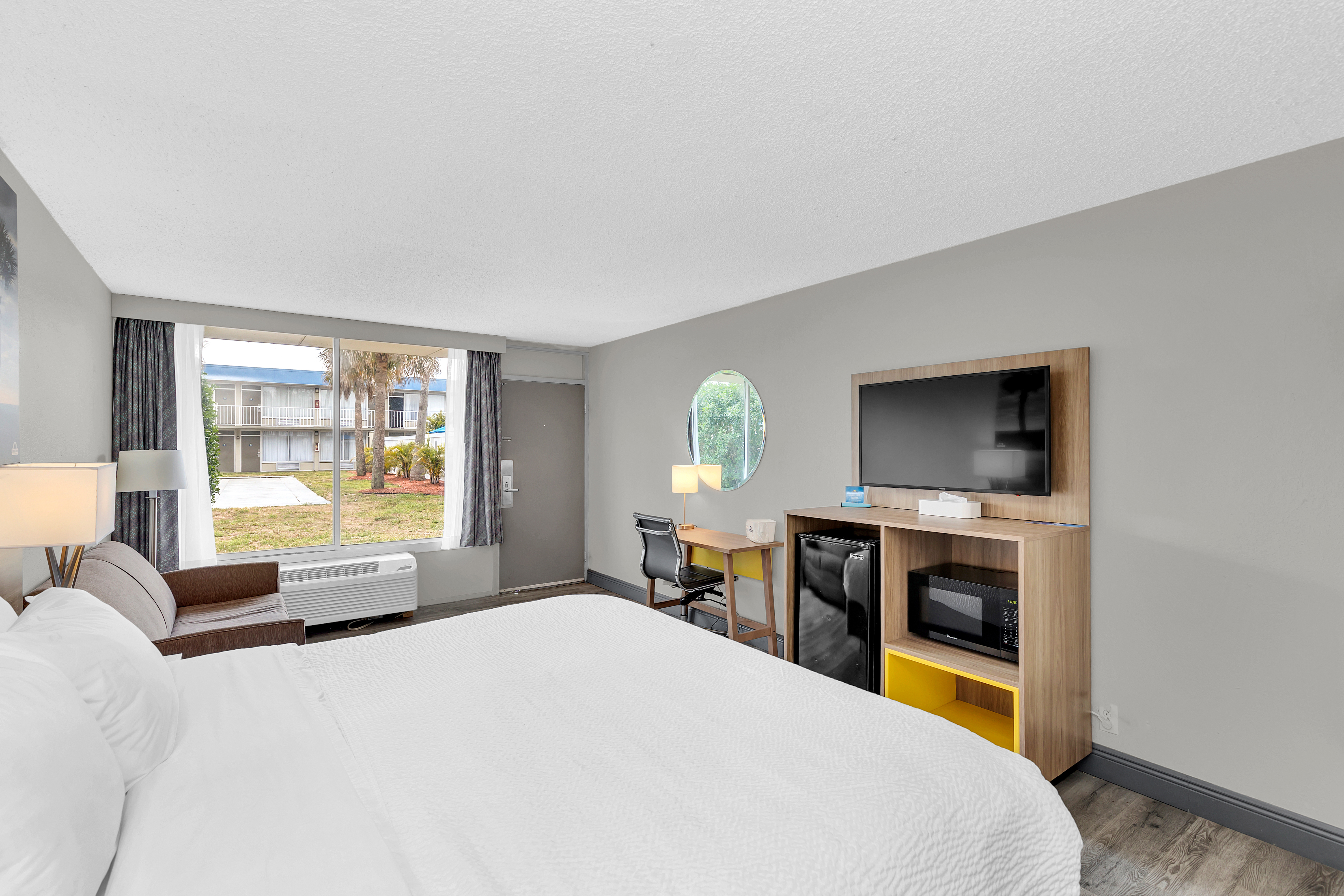 Room King Bed Non Smoking