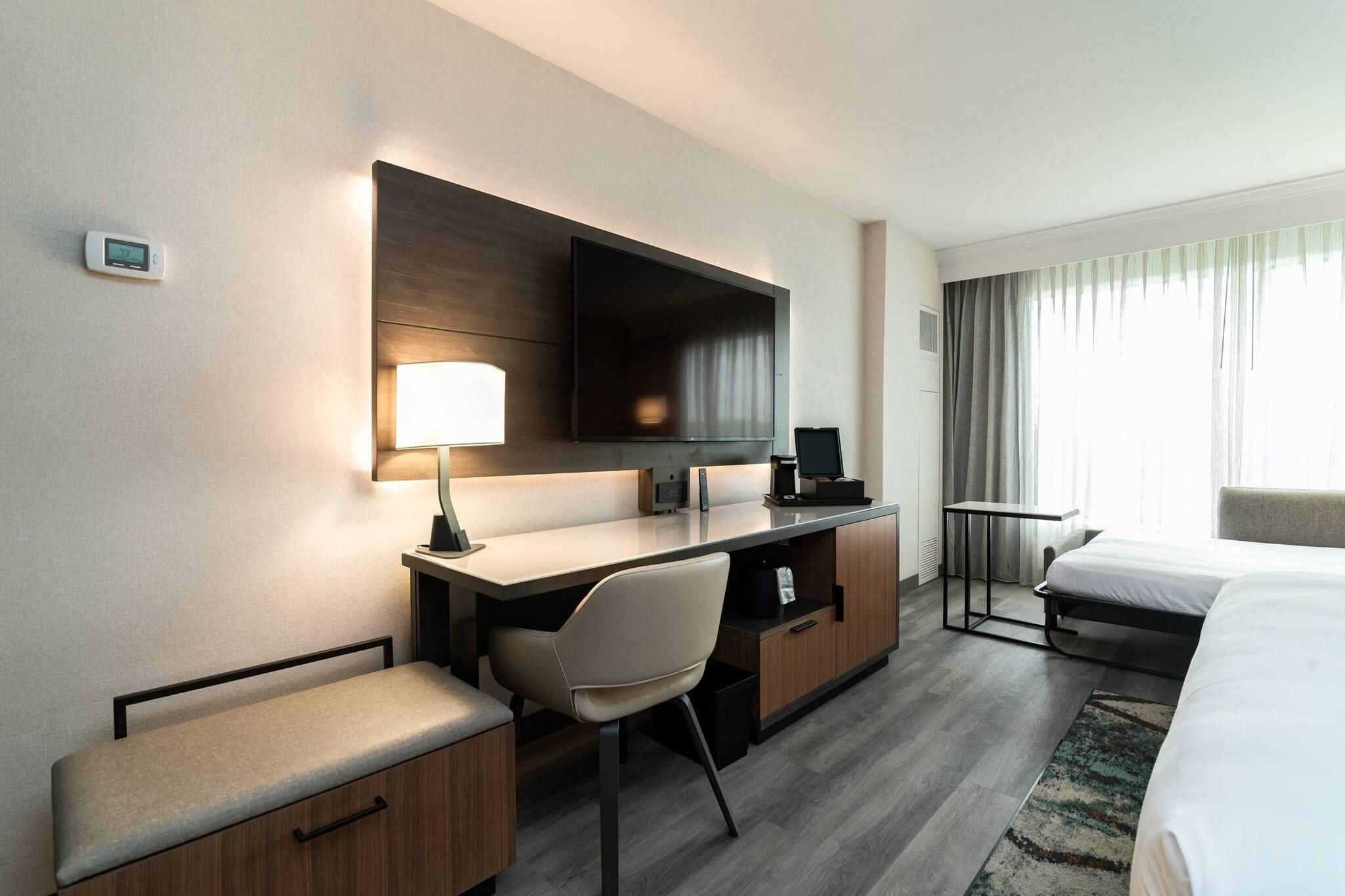 Double Club King Bed