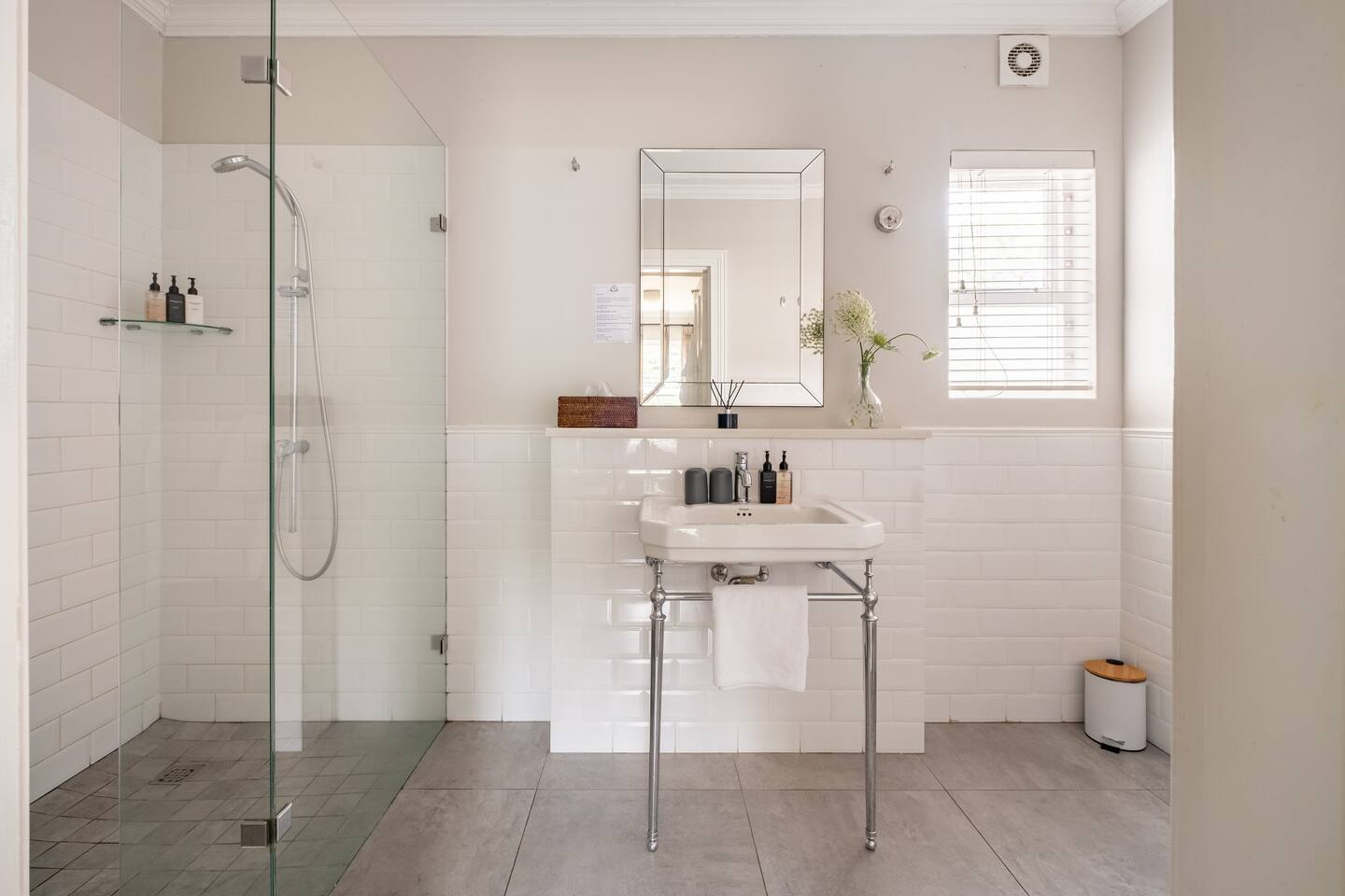 Apartment One Bedroom One Bathroom