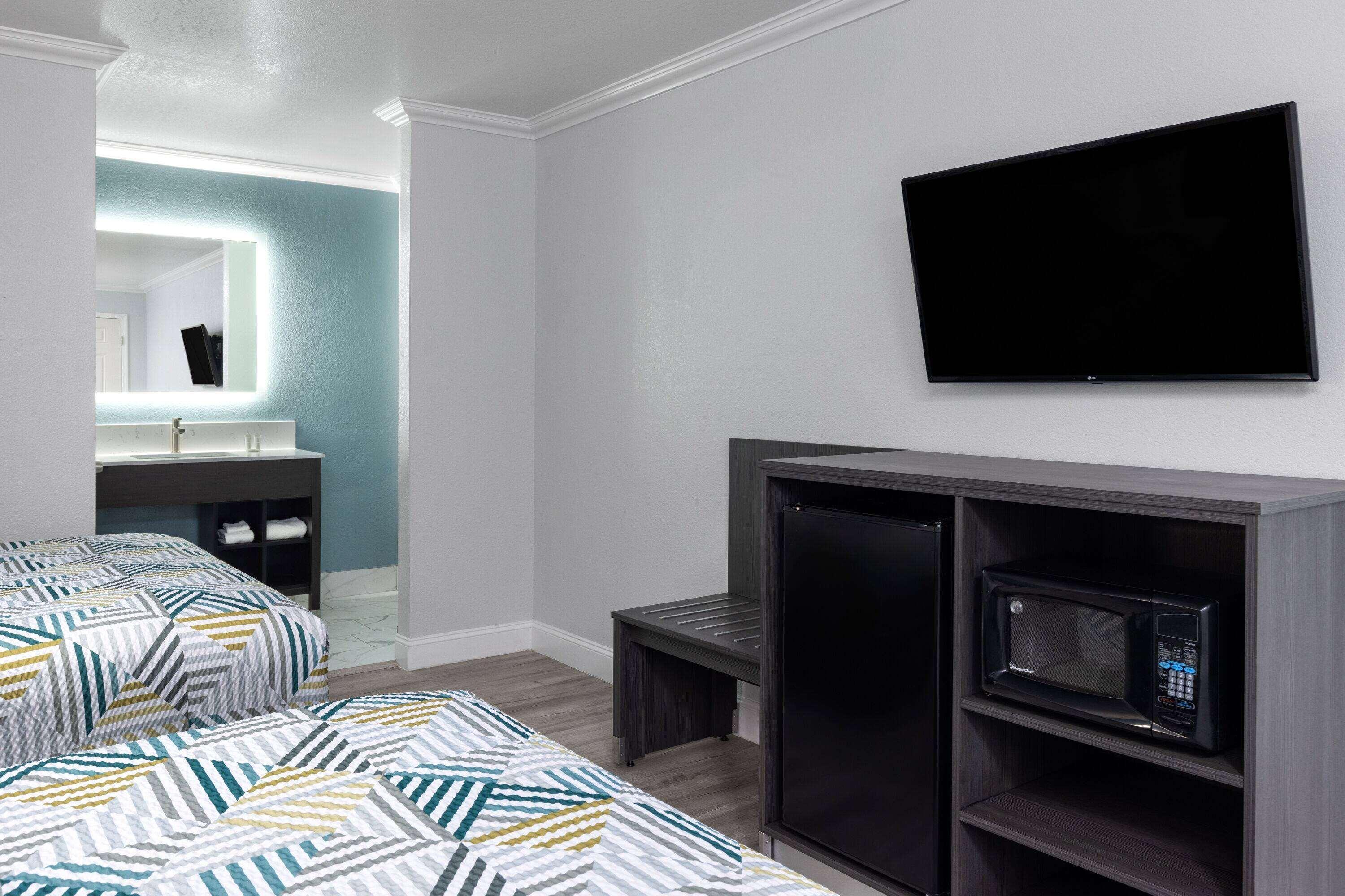 Quadruple Two Queen Beds