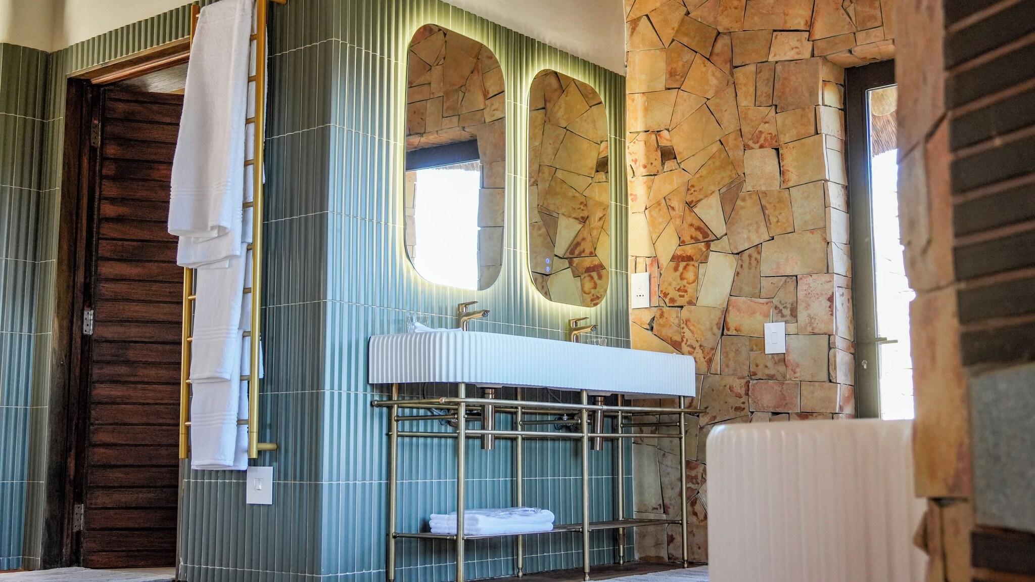 Double Deluxe King Bed