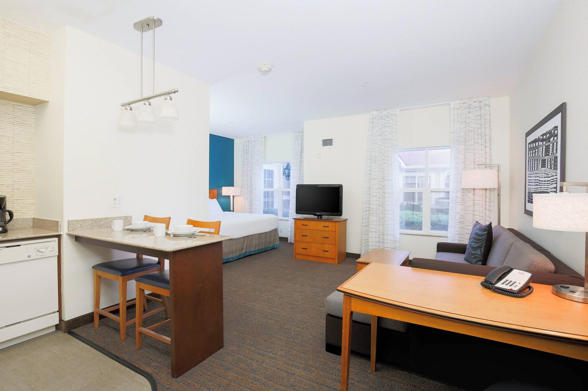 Studio Queen Size Bed