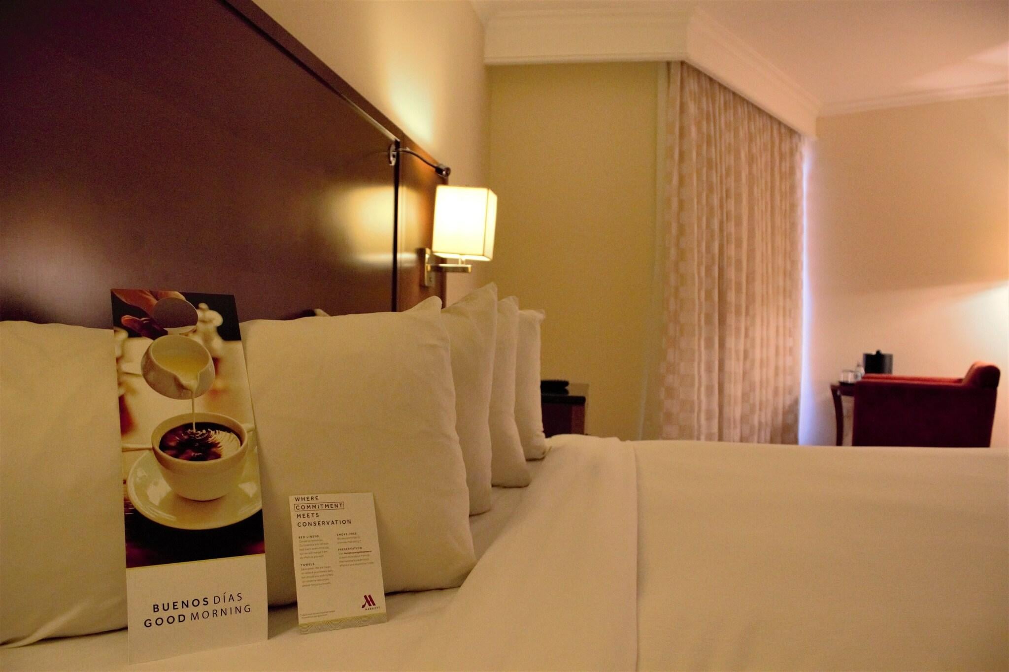 Suite Partial Ocean View King Bed