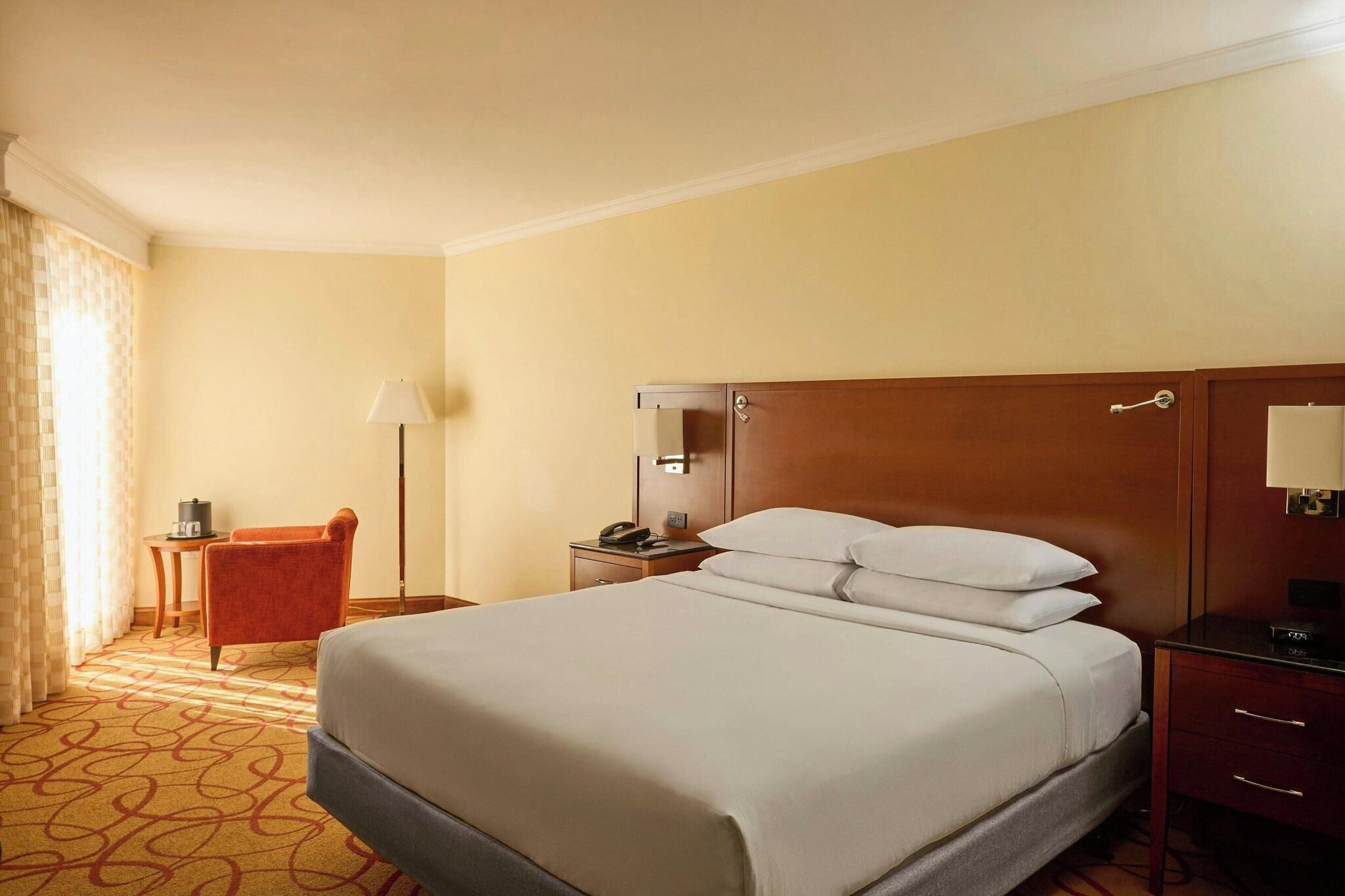 Double Partial Ocean View King Bed