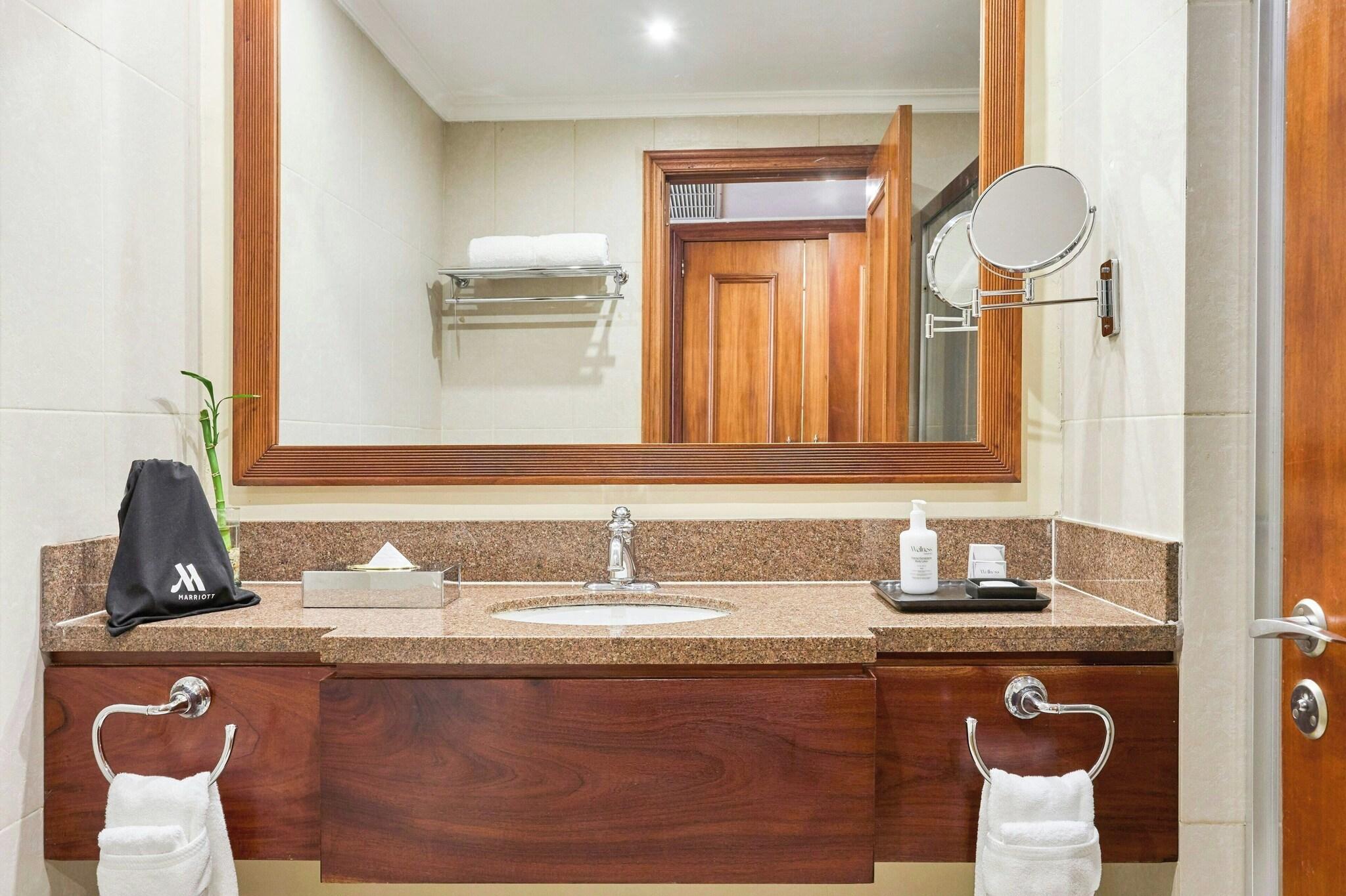 Double Partial Ocean View King Bed