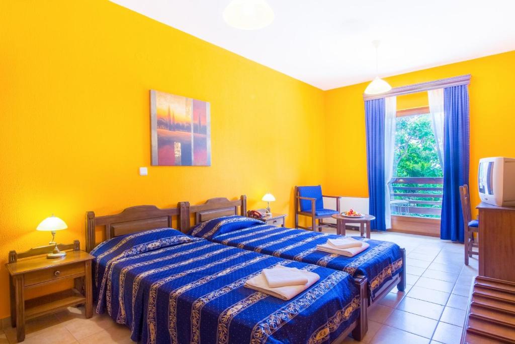 Double or Twin Standard