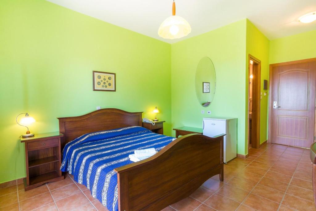 Double or Twin Standard