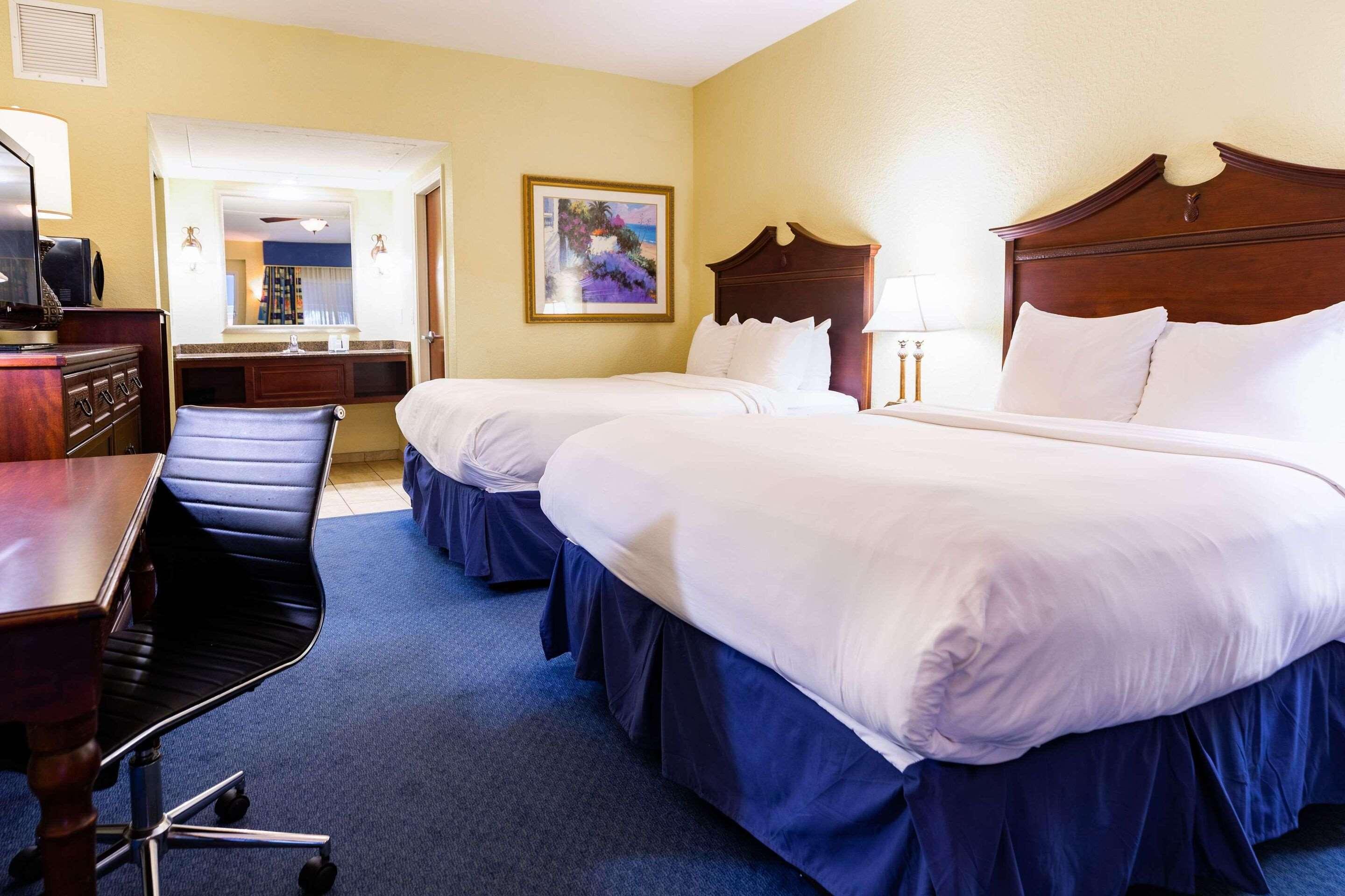 Double Two Queen Beds Non Smoking