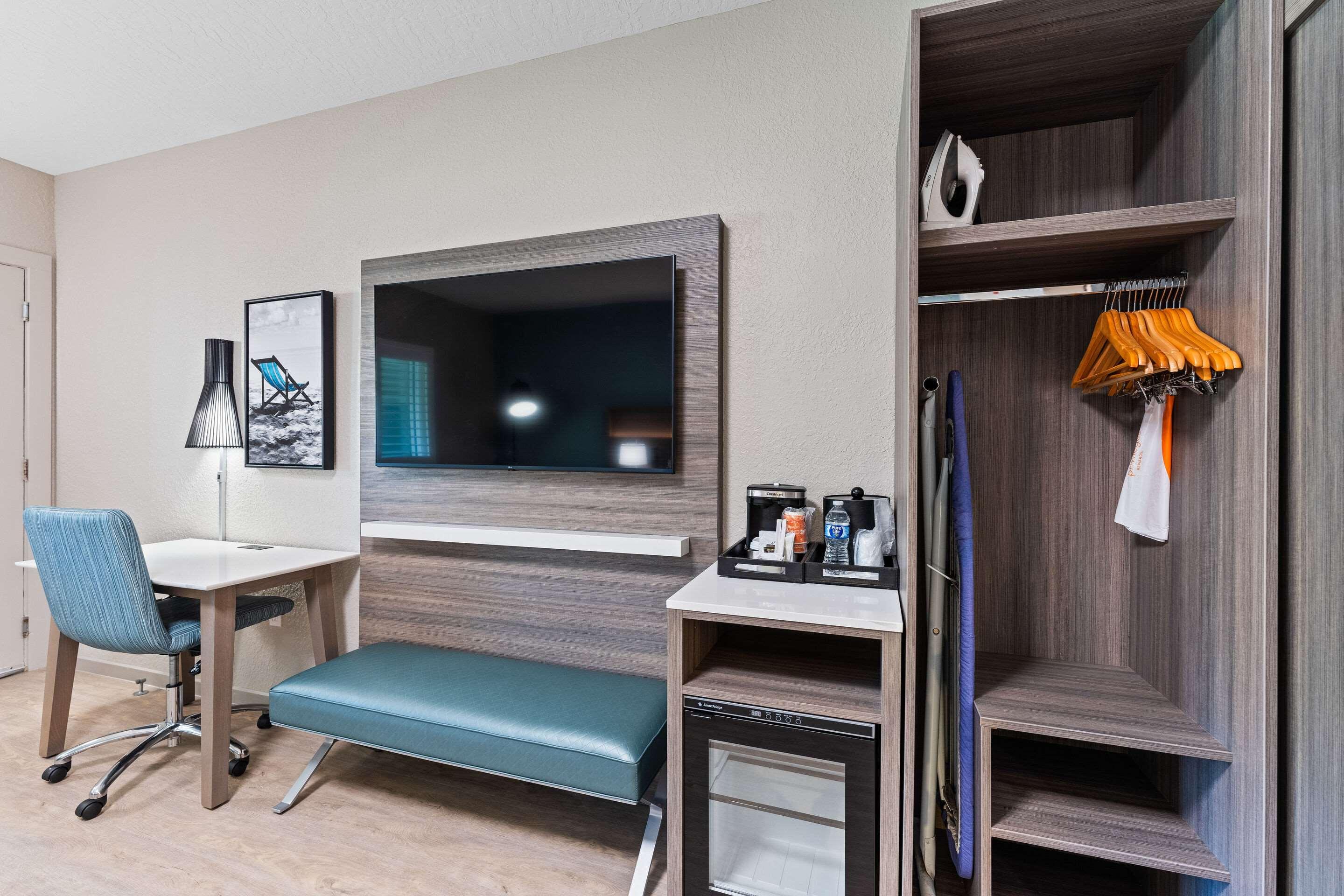 Double King Bed Non Smoking