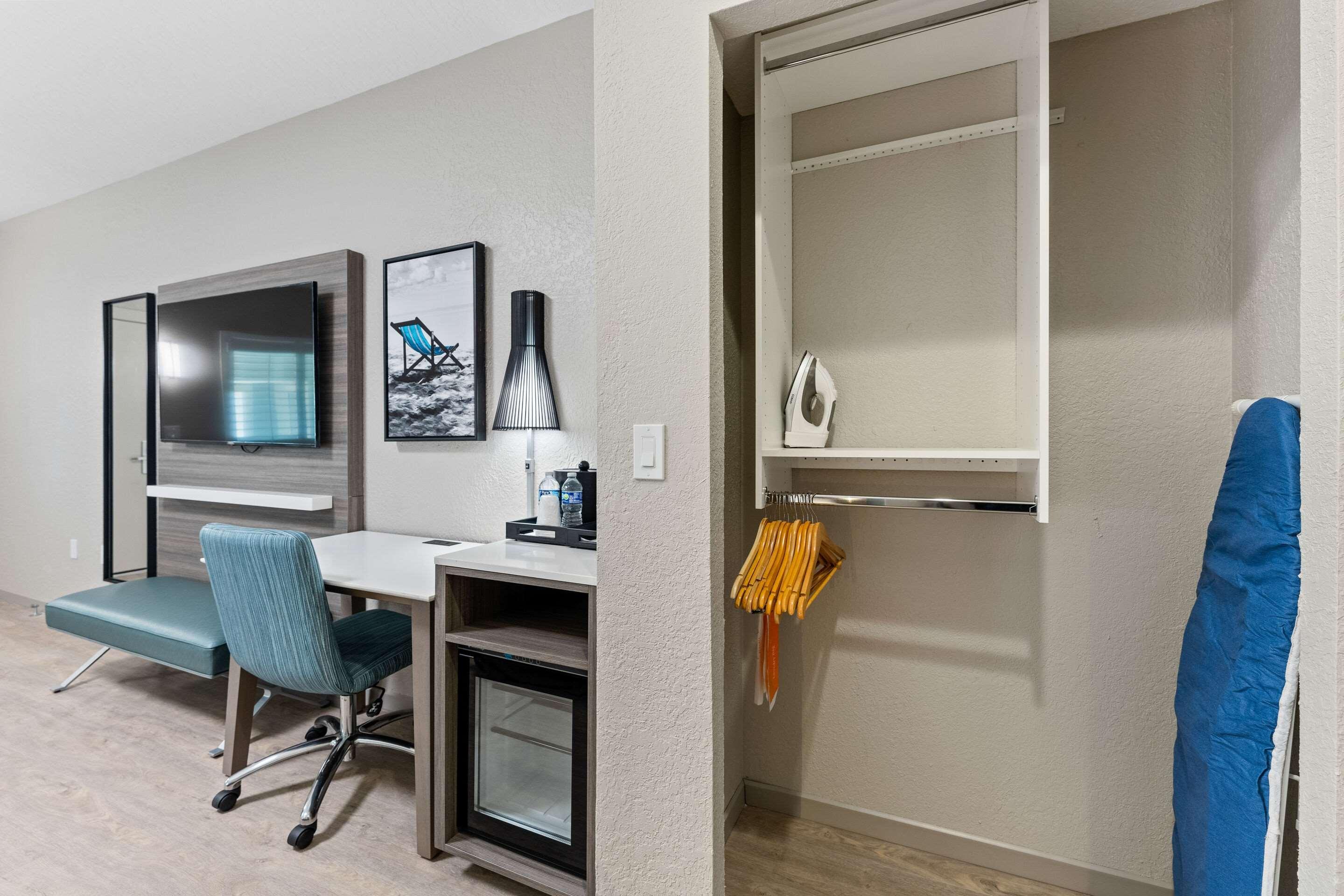 Room Accessible-two Queen Beds