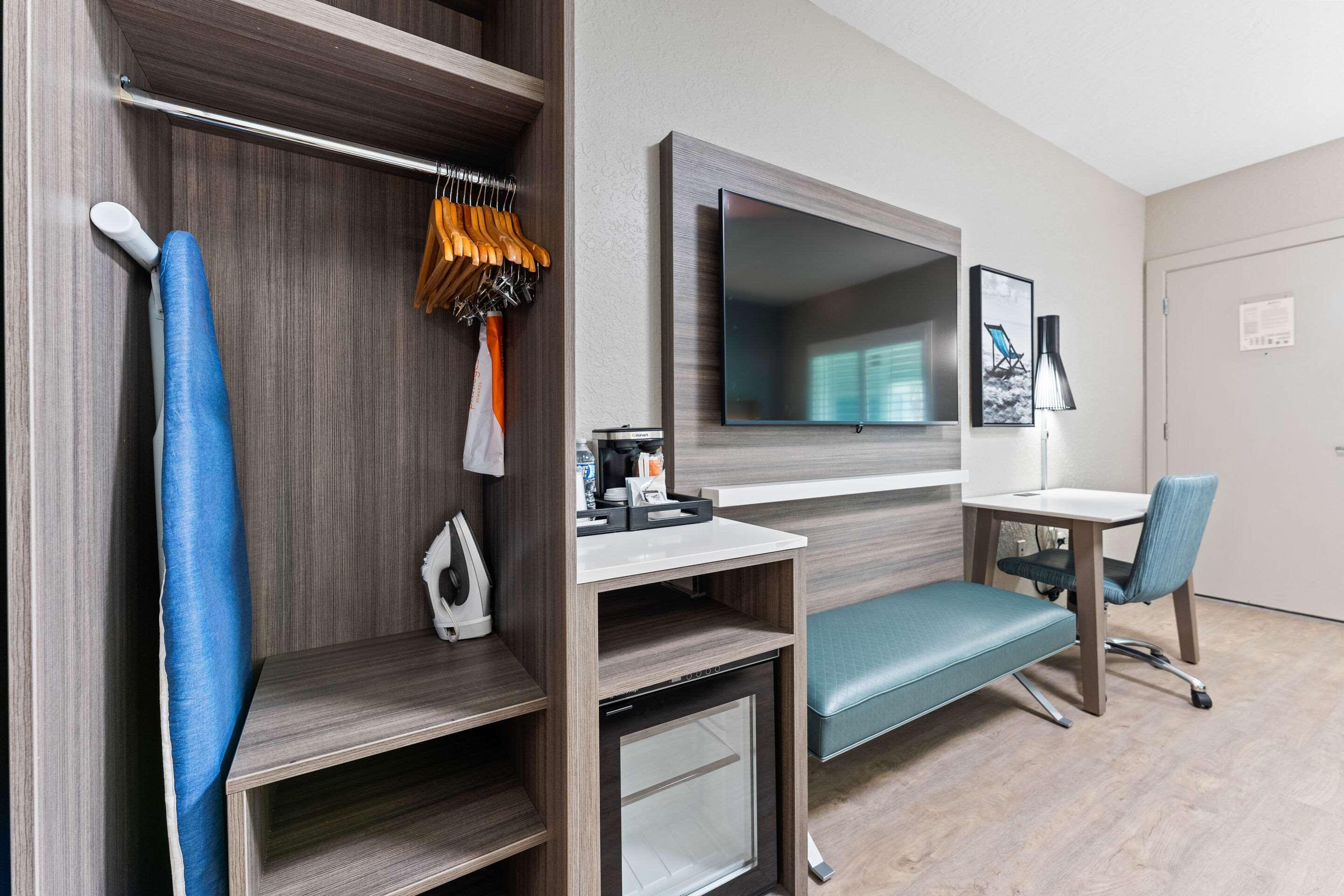 Double Two Queen Beds Non Smoking