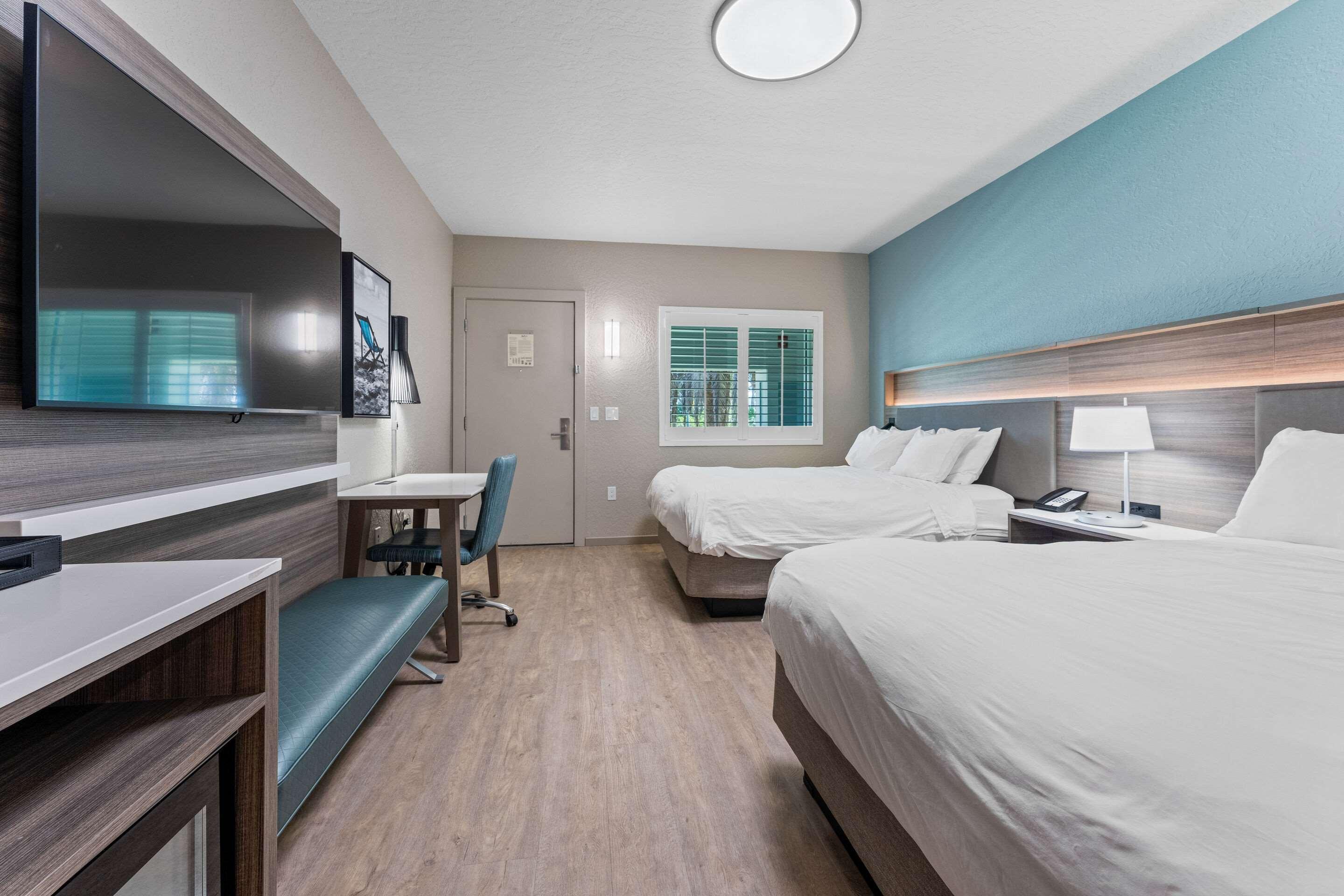 Double Two Queen Beds Non Smoking