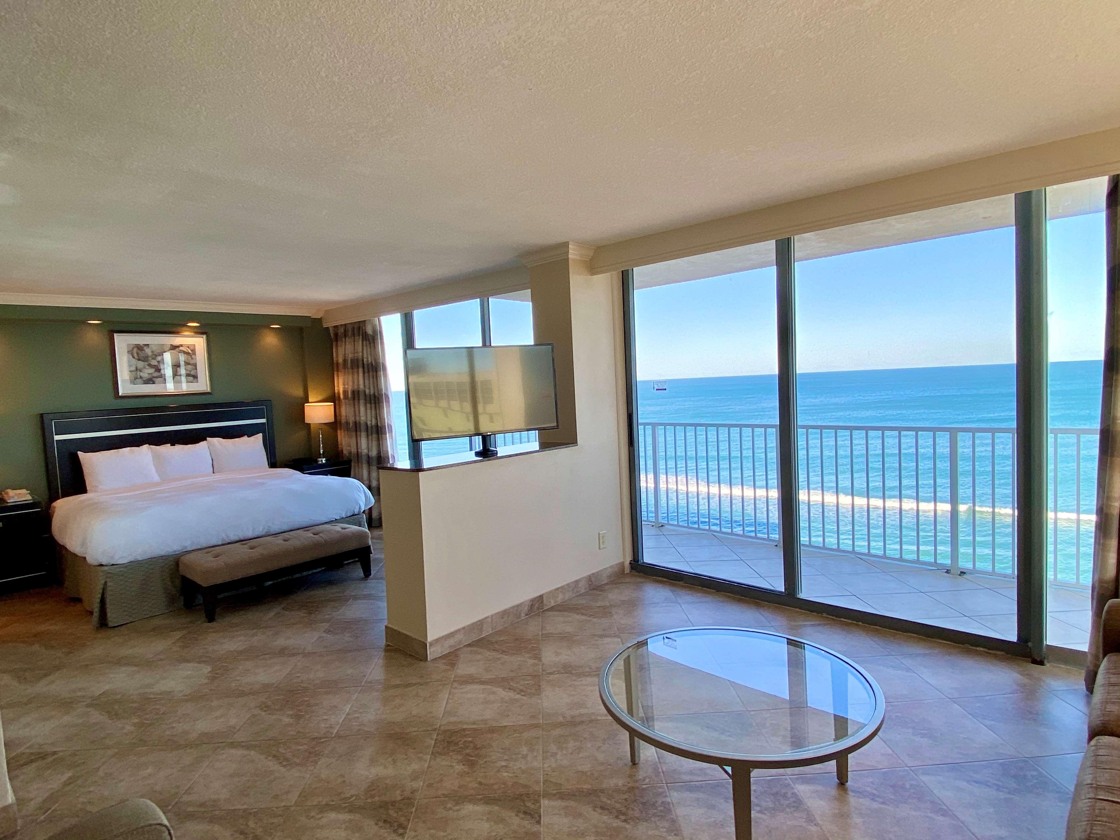 Suite Ocean Front King Bed