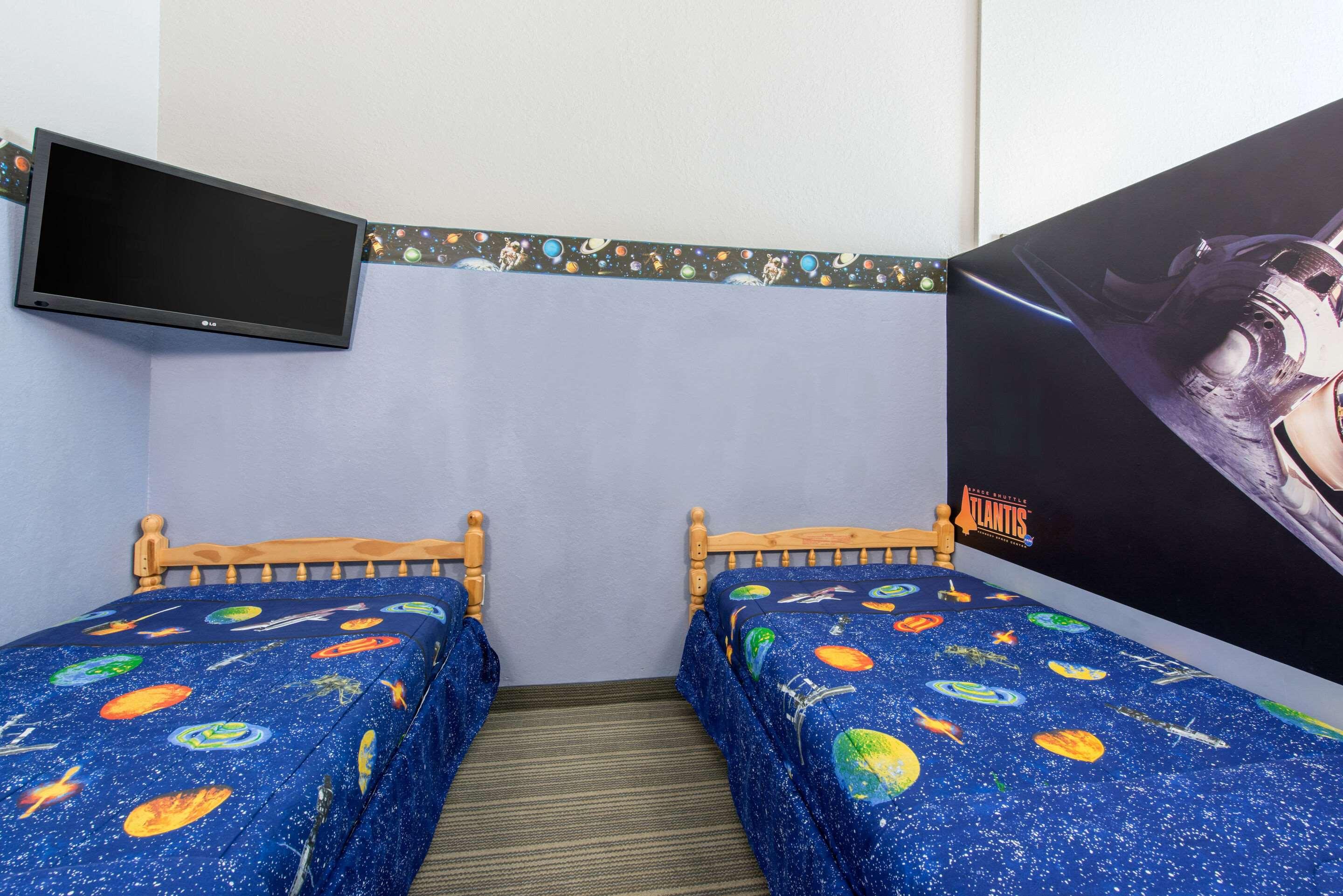 Studio King Size Bed