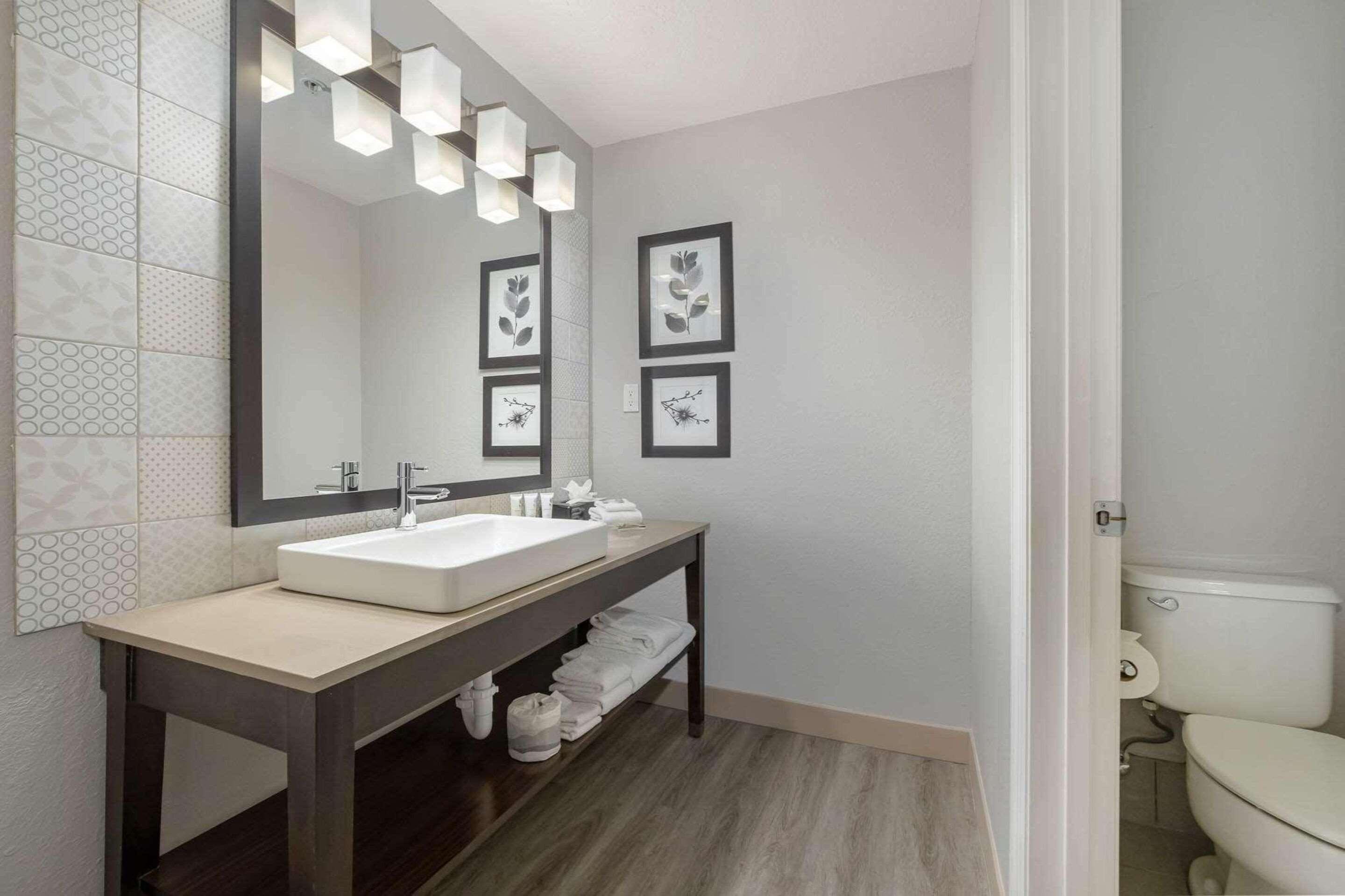 Suite with Kitchenette