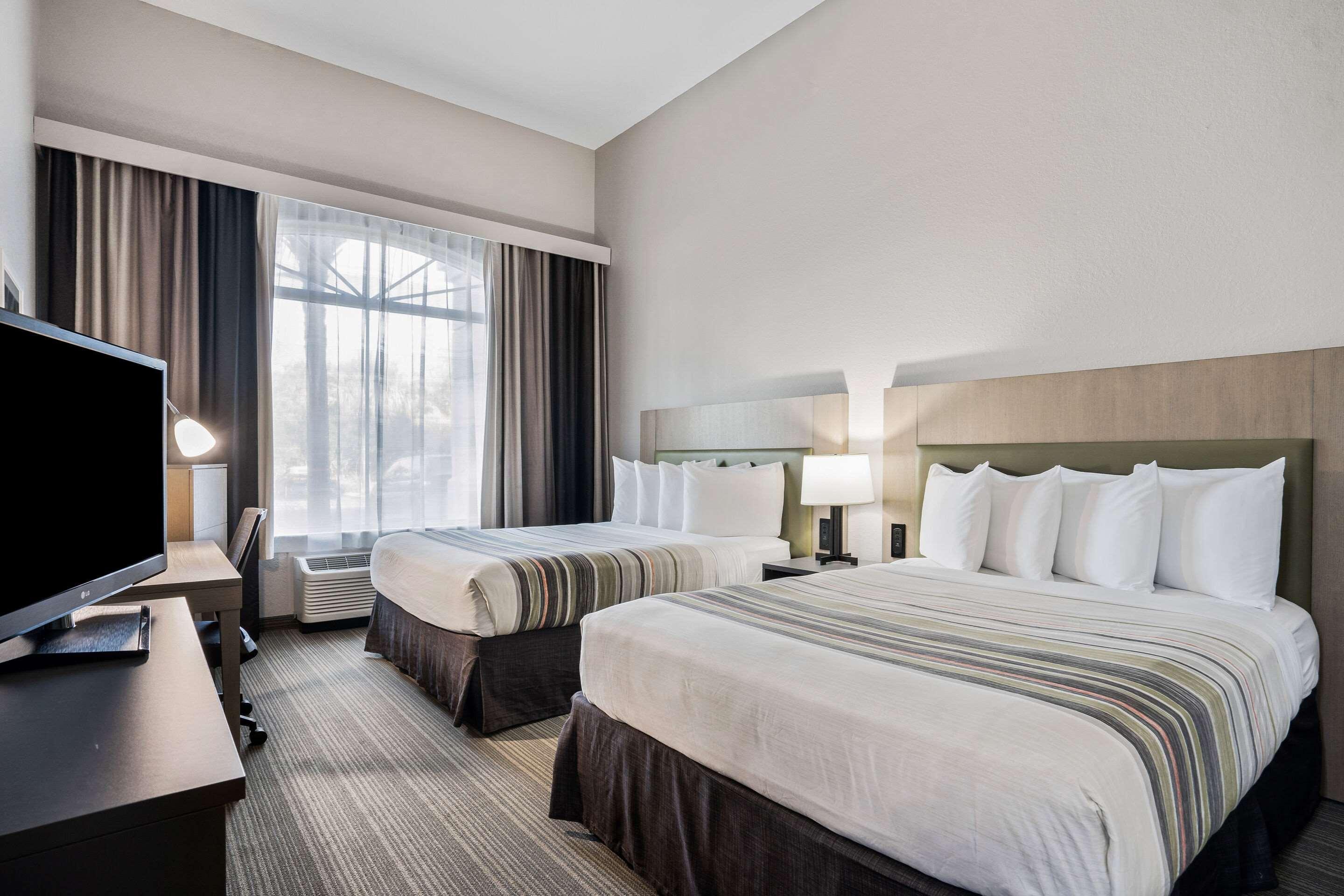 Suite Two Queen Beds One Bedroom