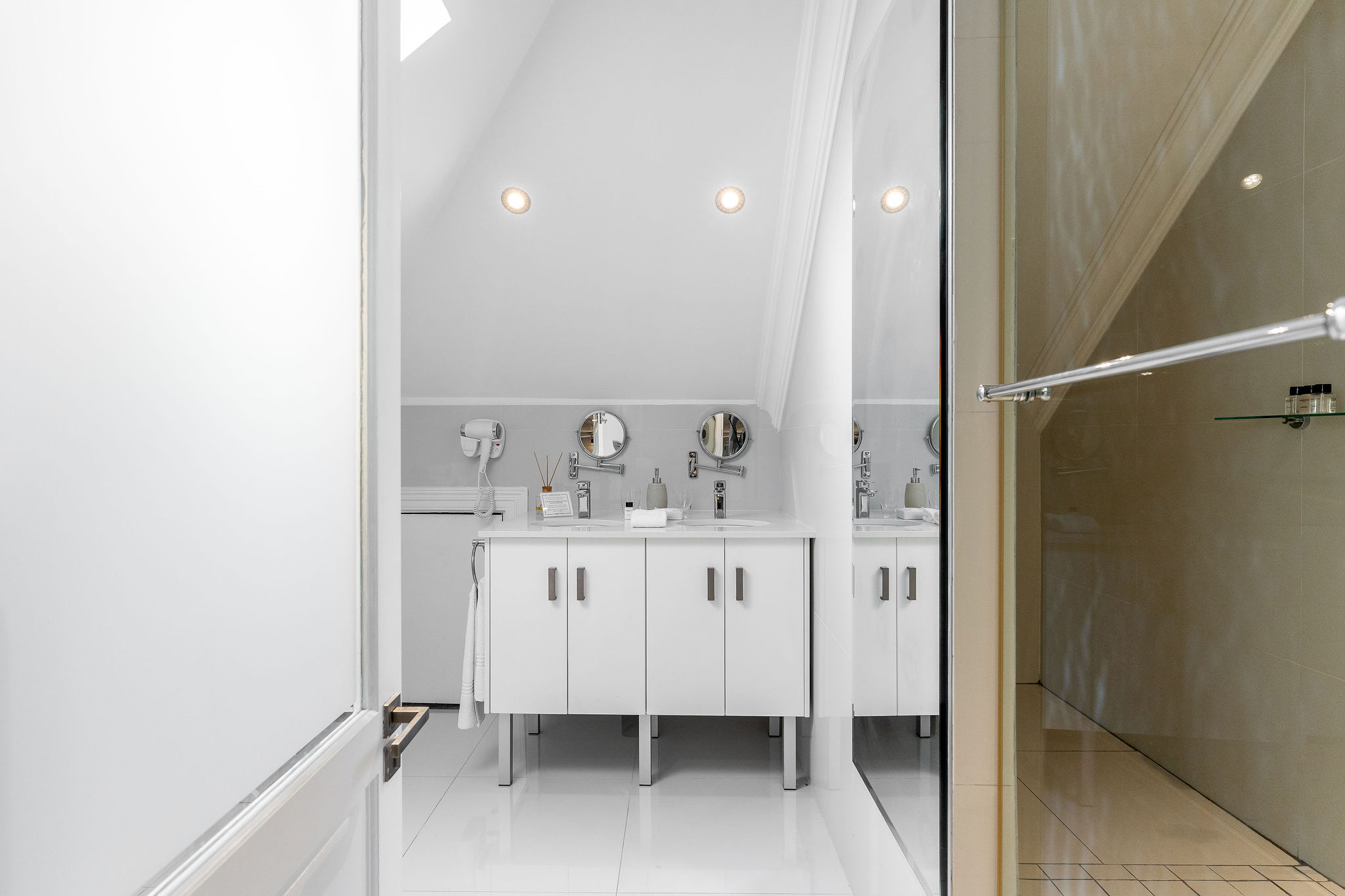 Suite Deluxe Two Beds