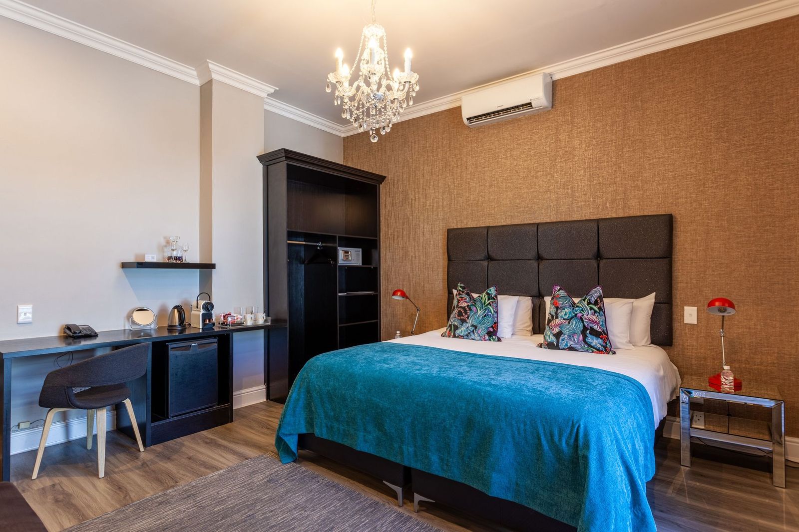 Family Room Deluxe with Balcony