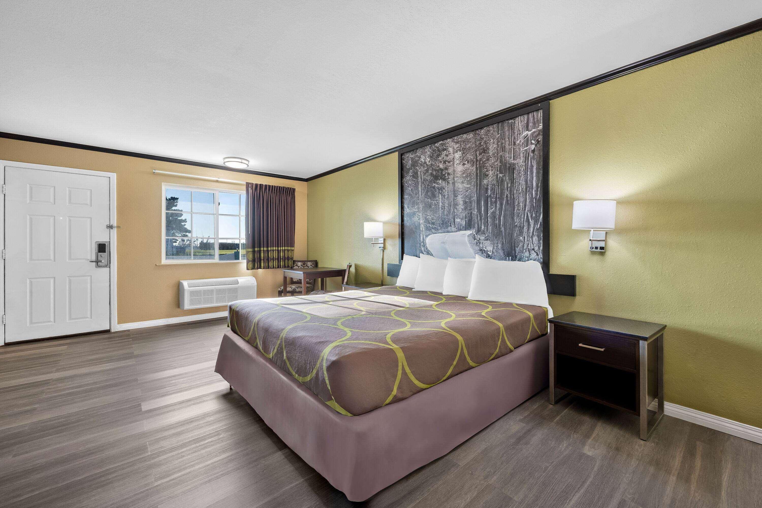 Double King Bed Non Smoking