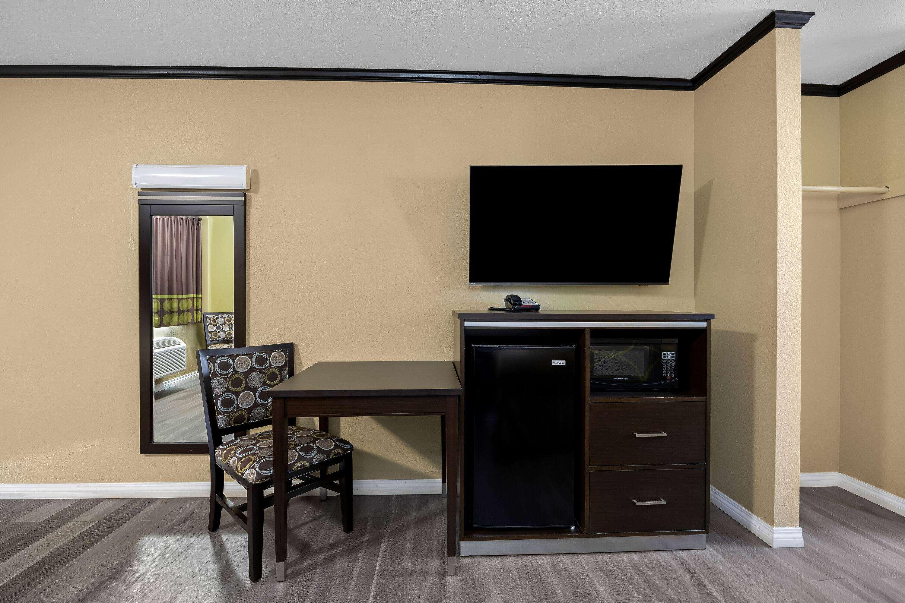 Quadruple Two Queen Beds