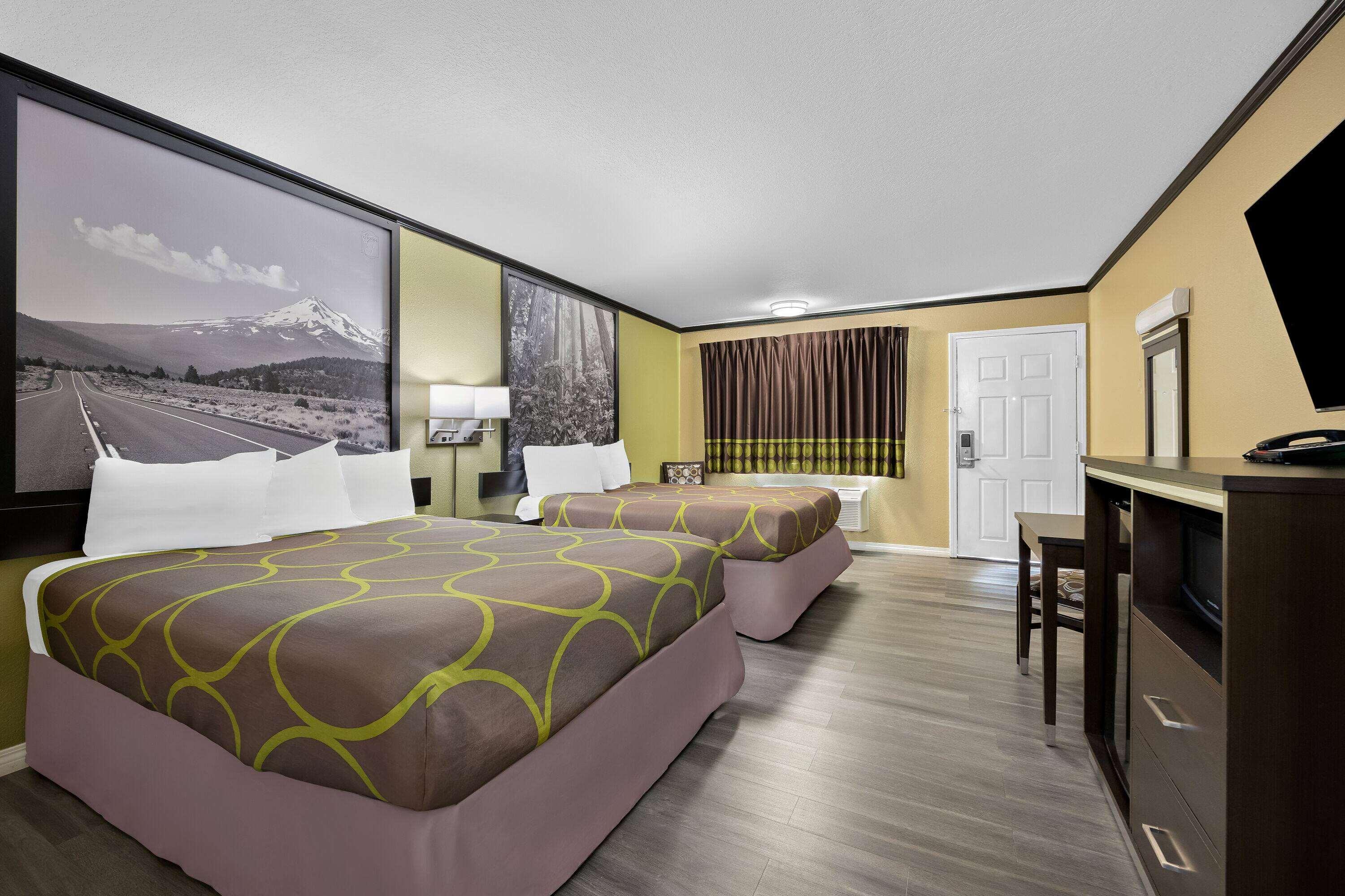 Quadruple Two Queen Beds