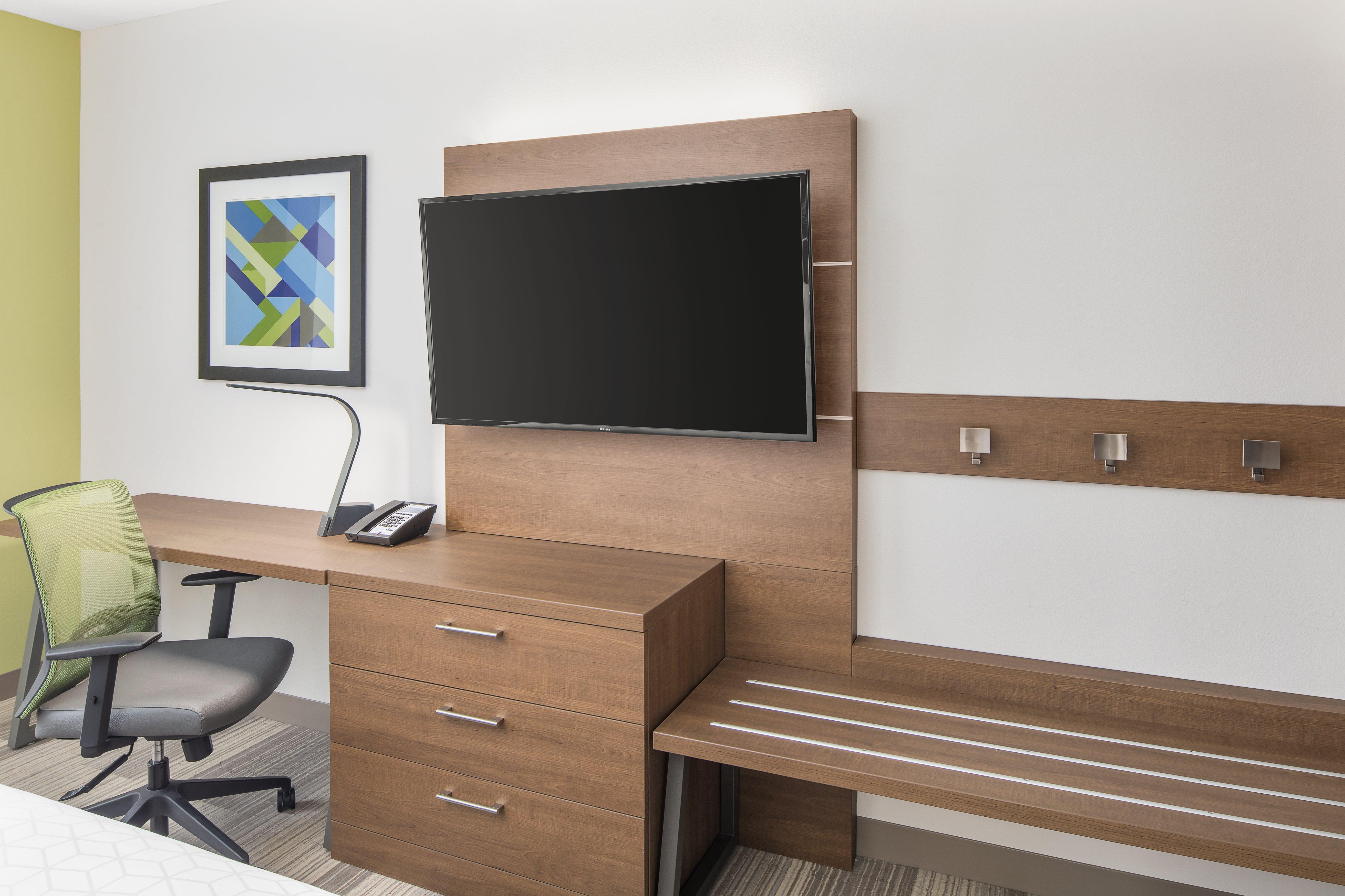 Suite Accessible King Size Bed