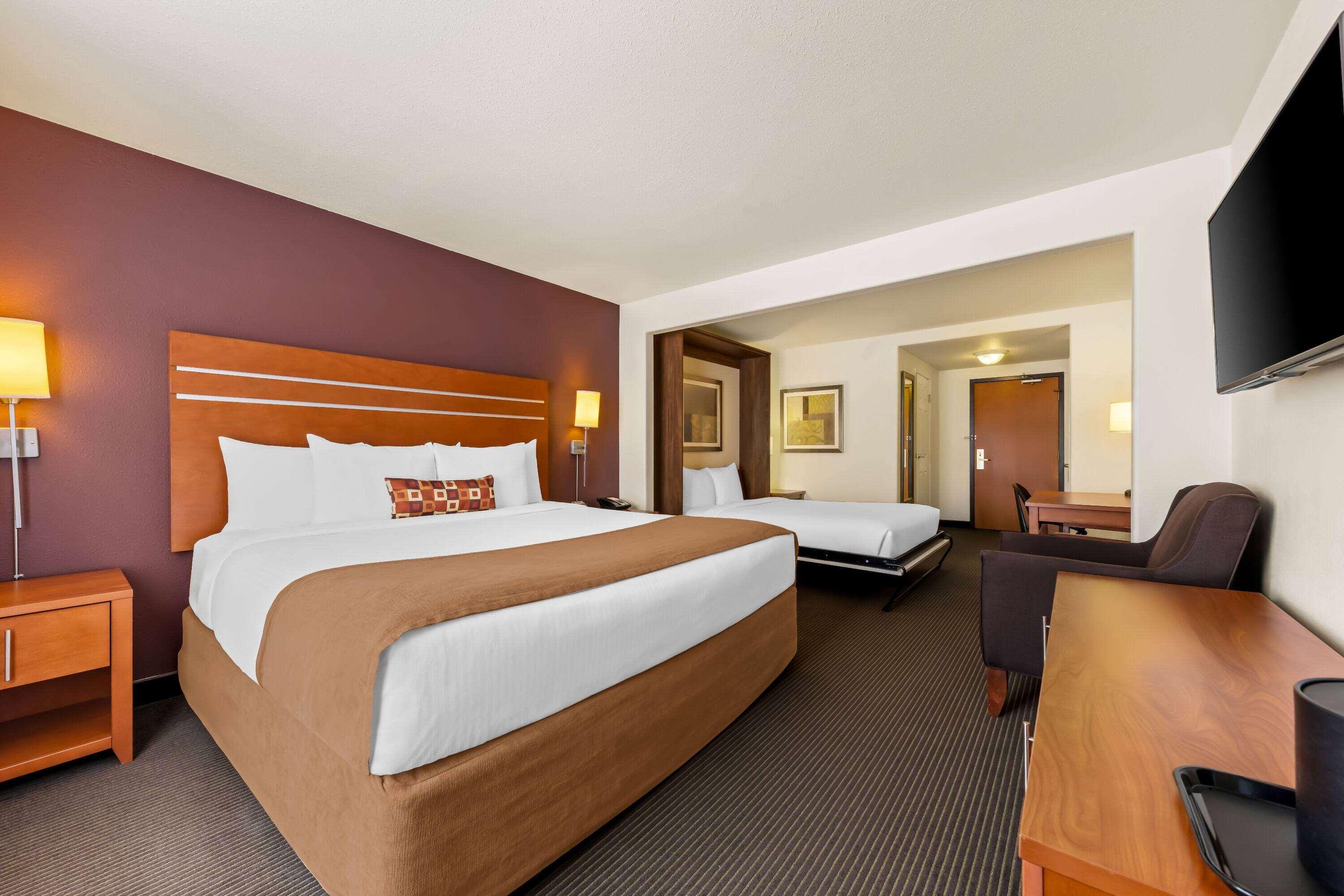 Double Deluxe King Bed