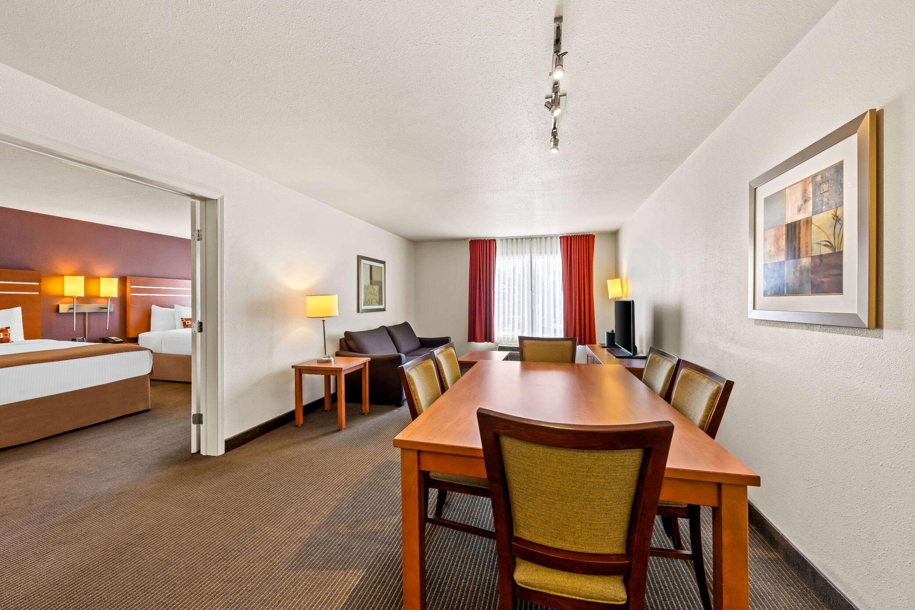 Suite Two Queen Beds