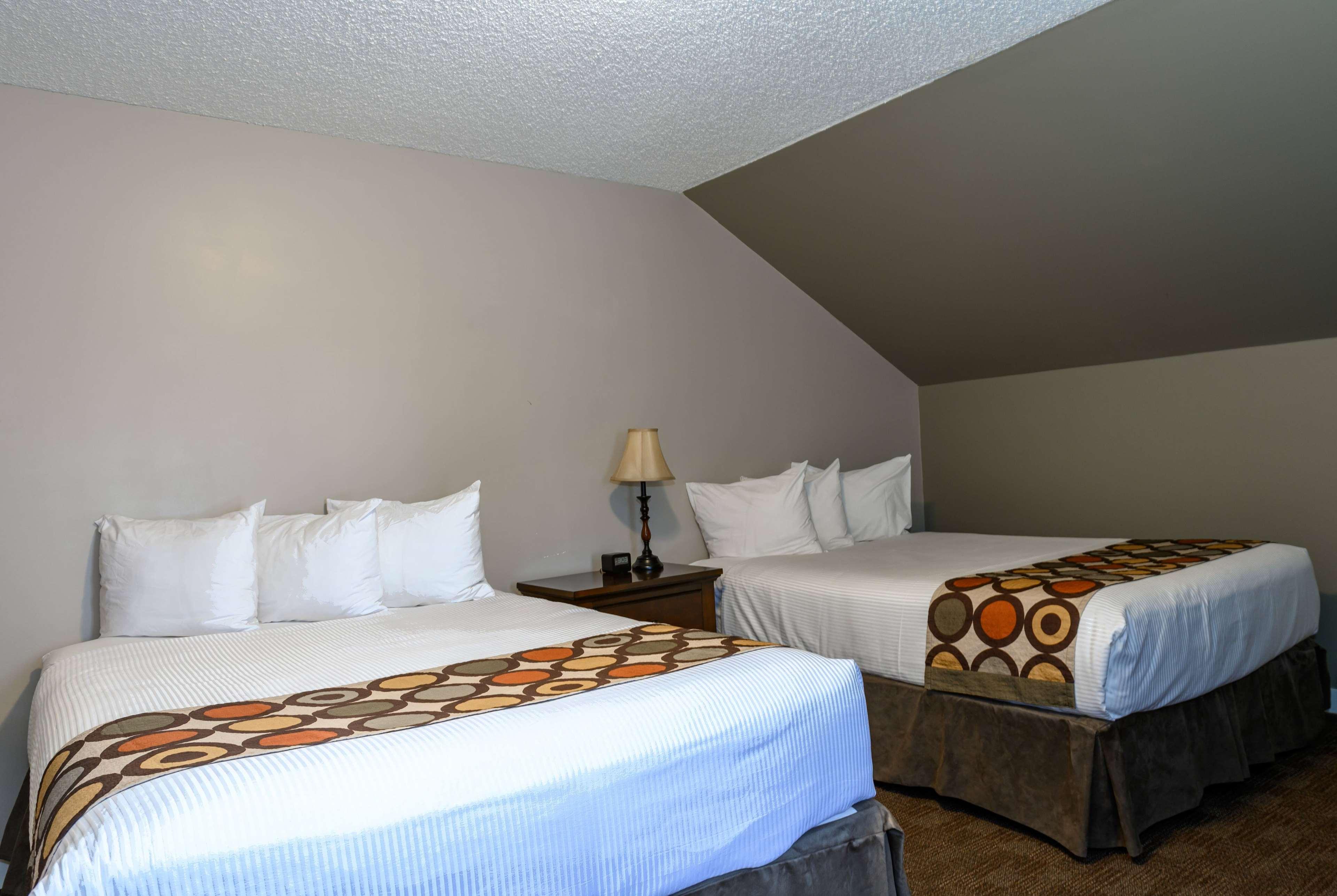 Quadruple Two Queen Beds Non Smoking