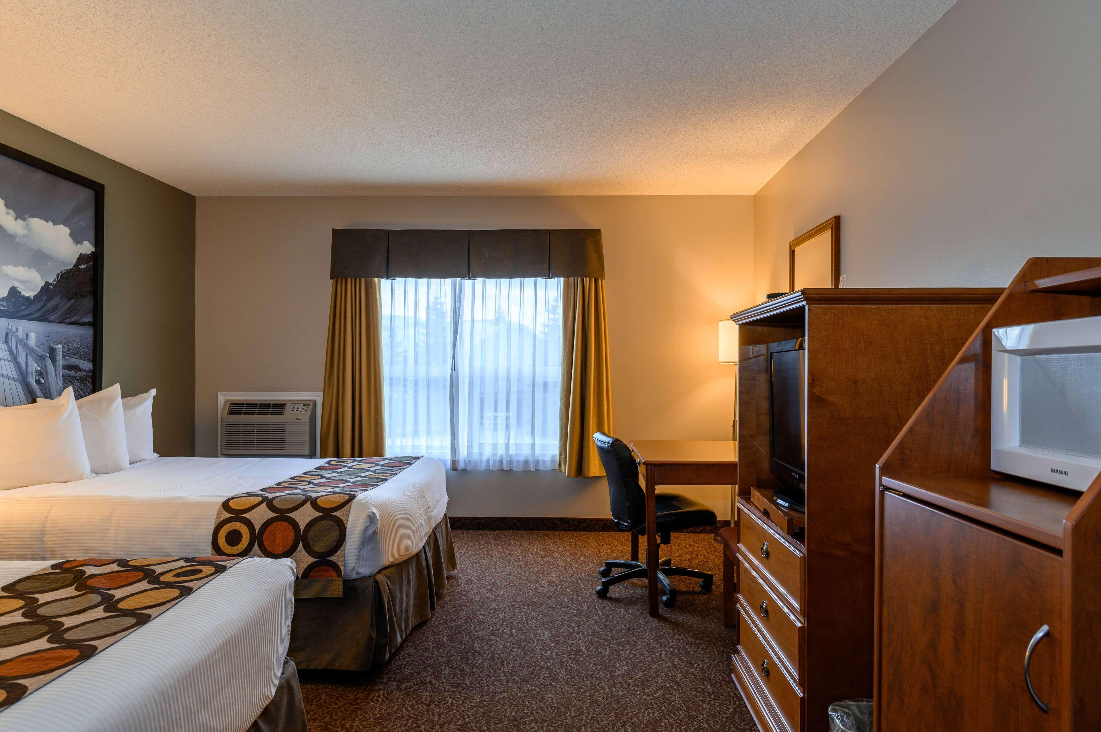 Quadruple Two Queen Beds