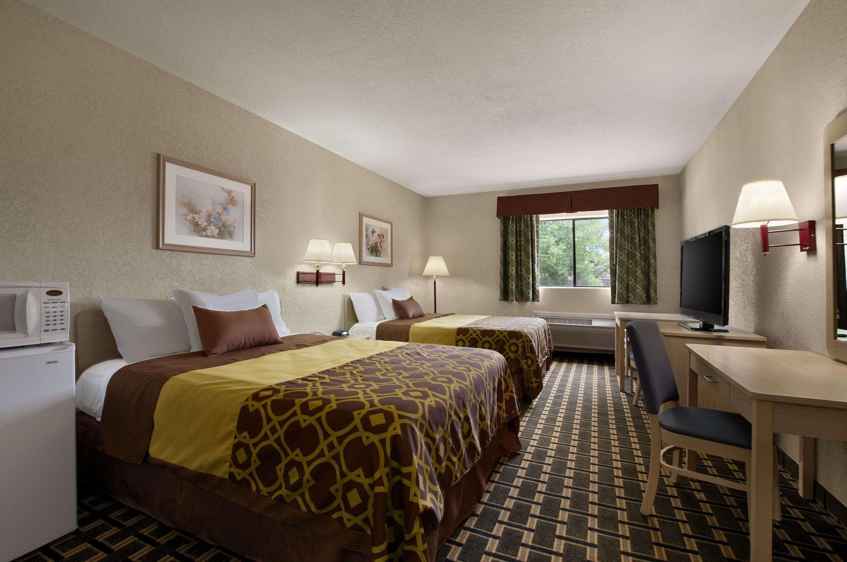 Quadruple Two Queen Beds