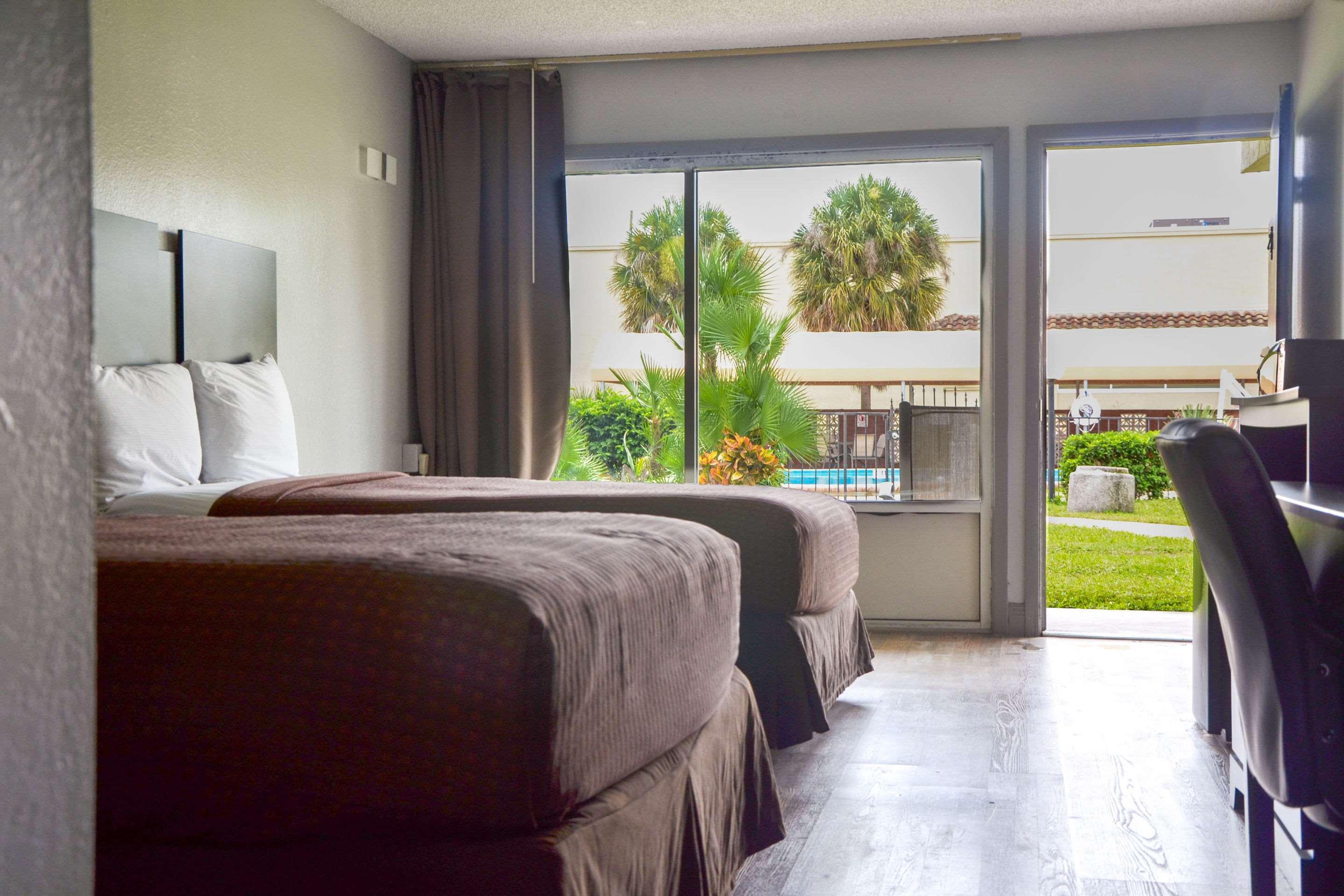 Double Two Double Beds Non Smoking