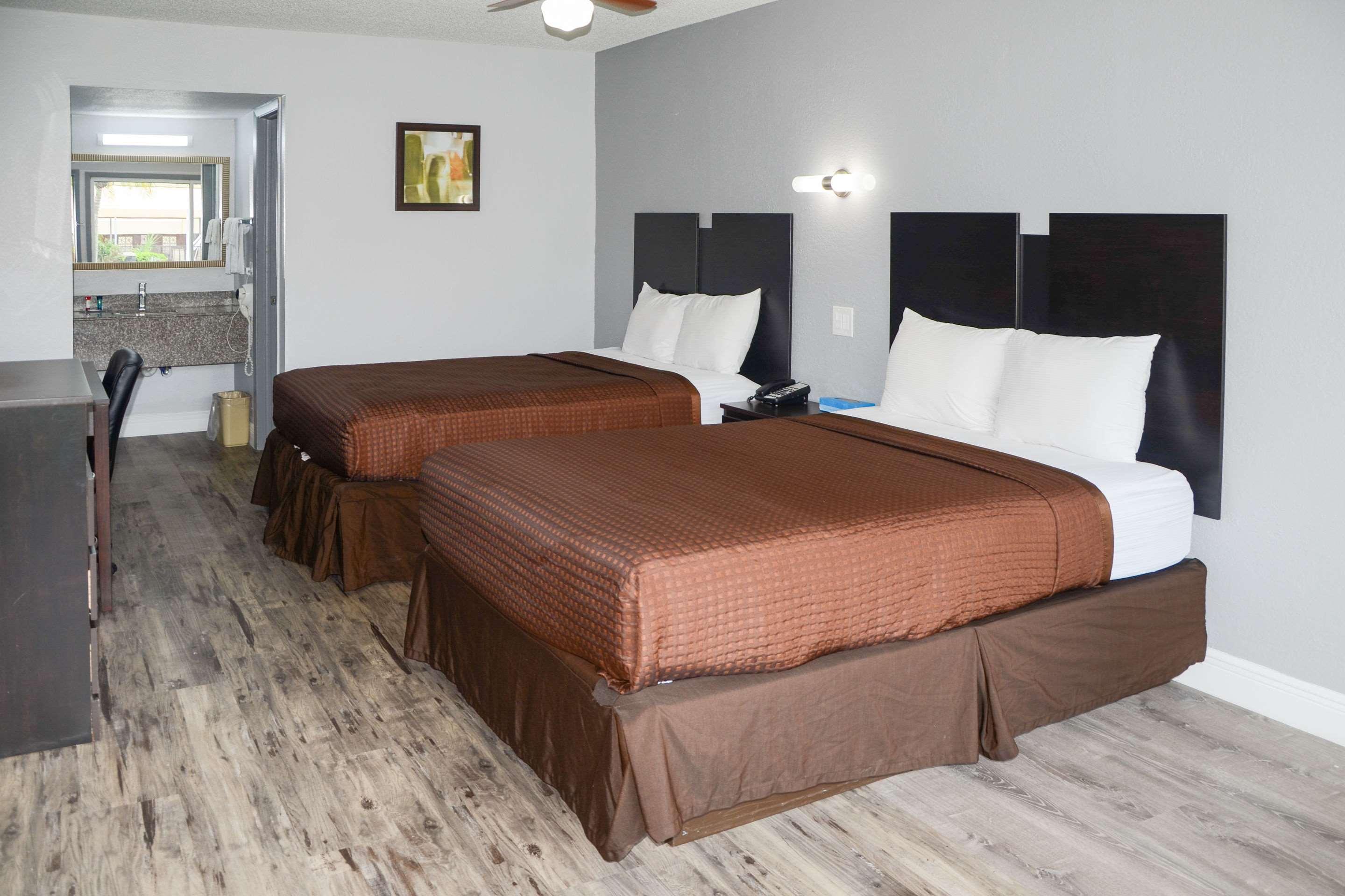 Double Two Double Beds Non Smoking