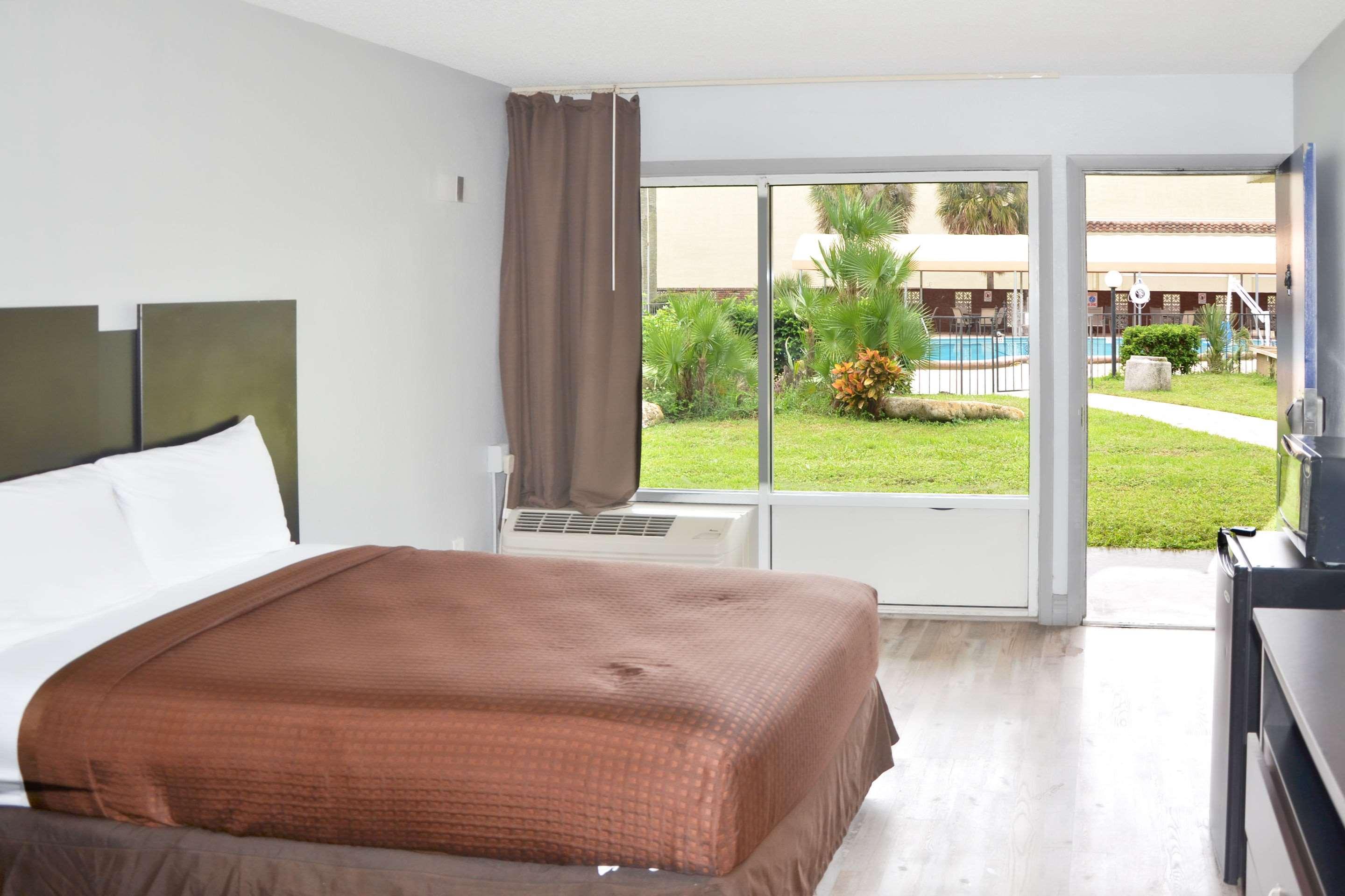 Double King Bed Non Smoking