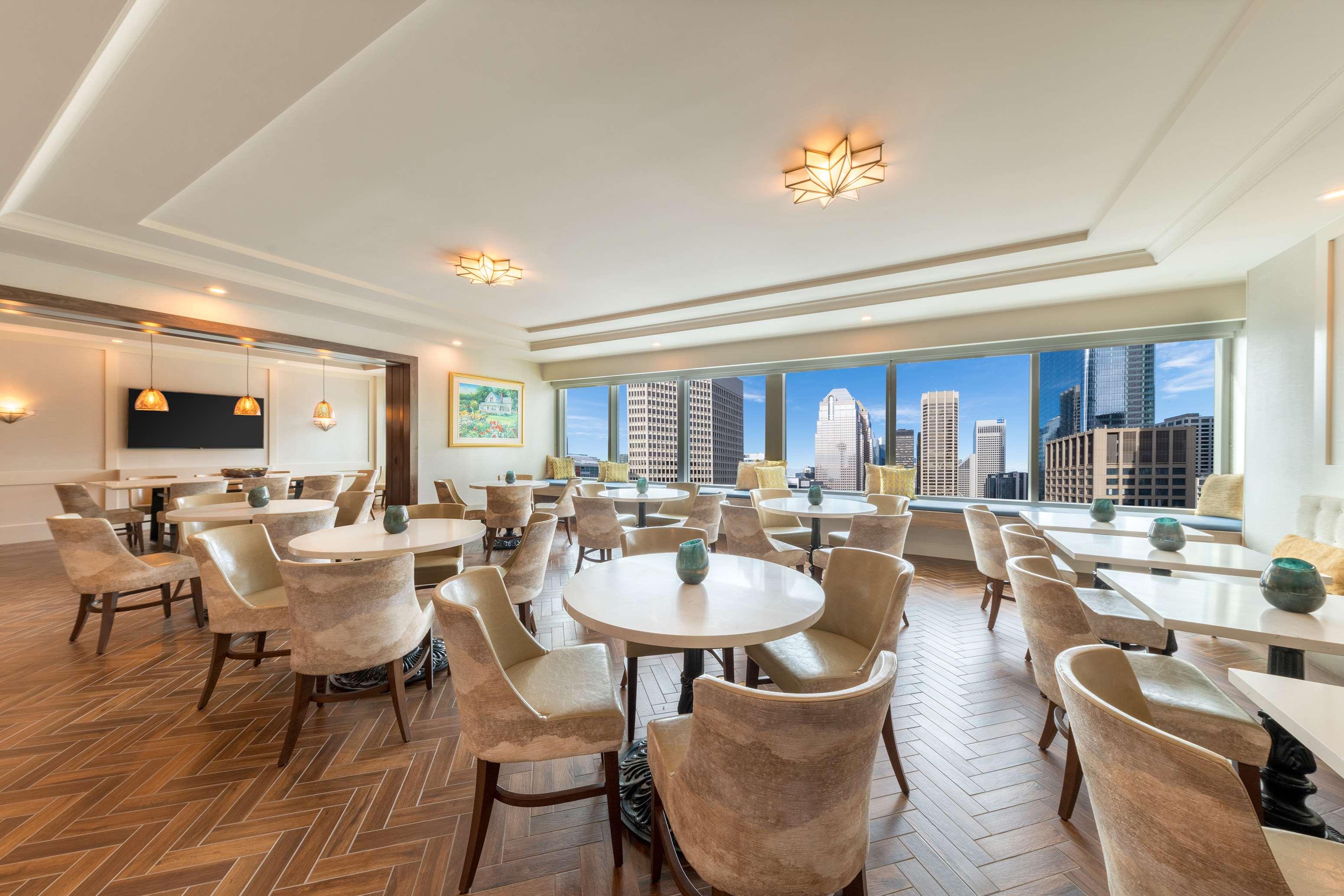 Suite Club Two Queen Beds