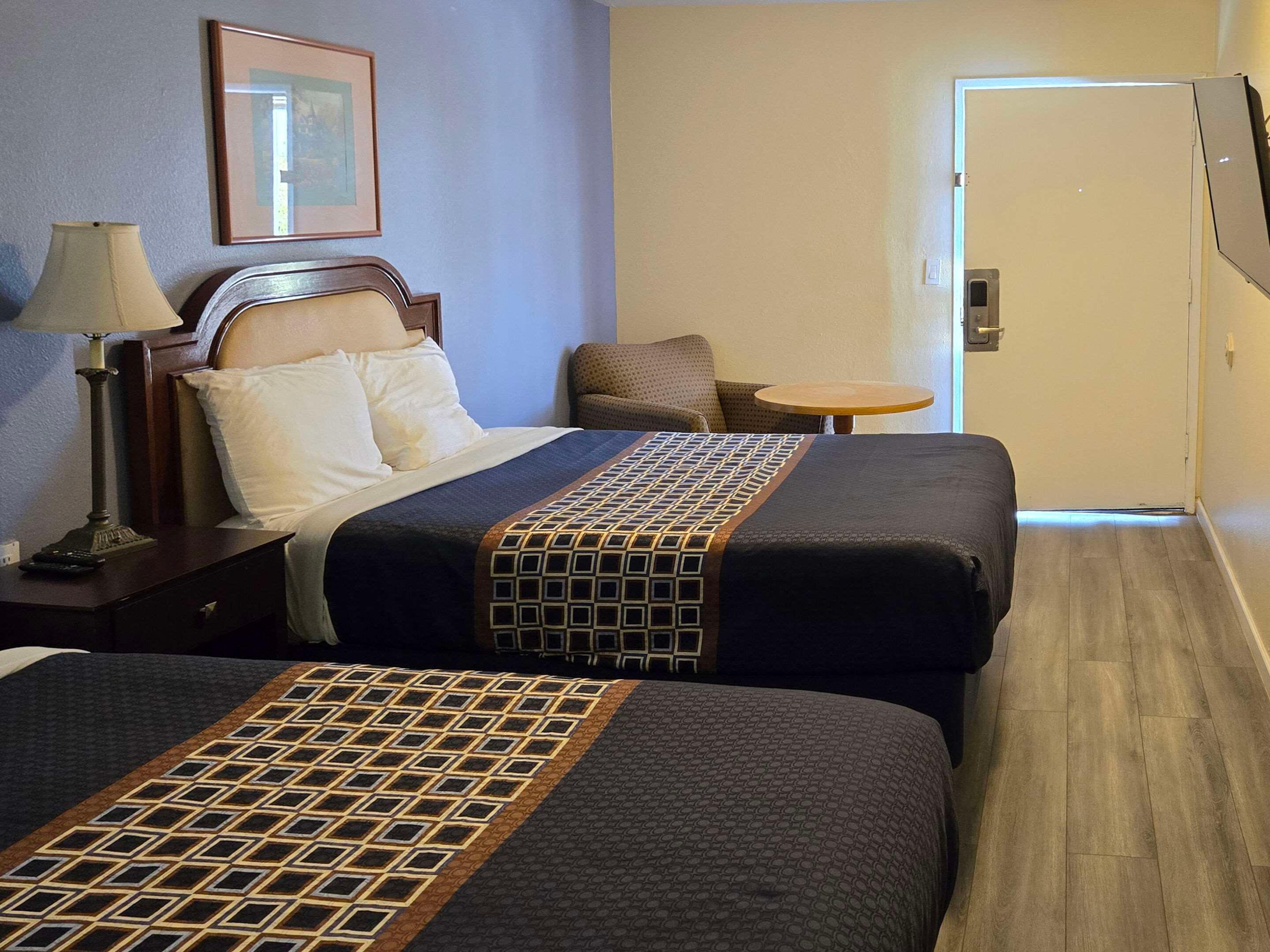 Suite Two Queen Beds Non Smoking