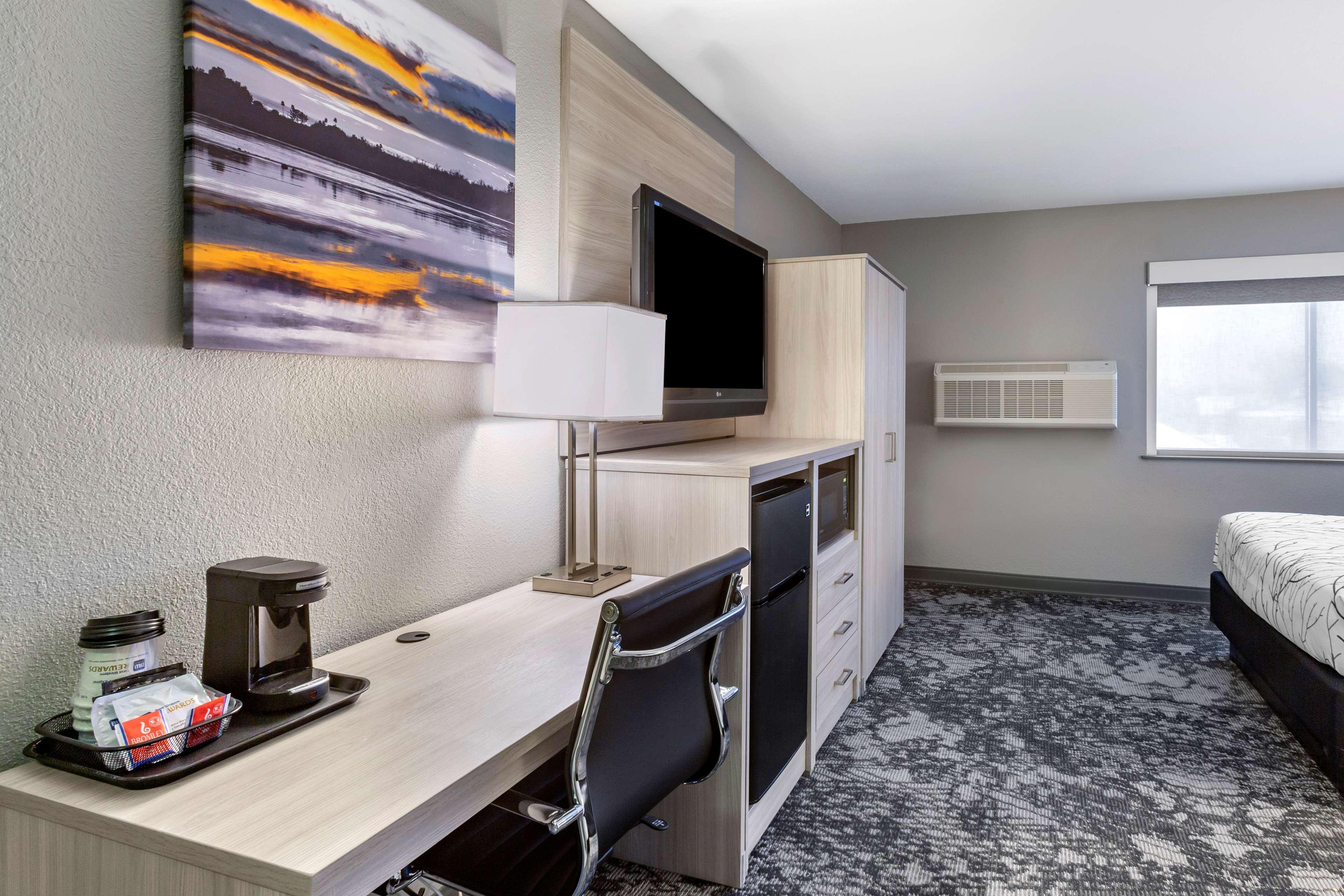 Room Accessible-queen Size Bed