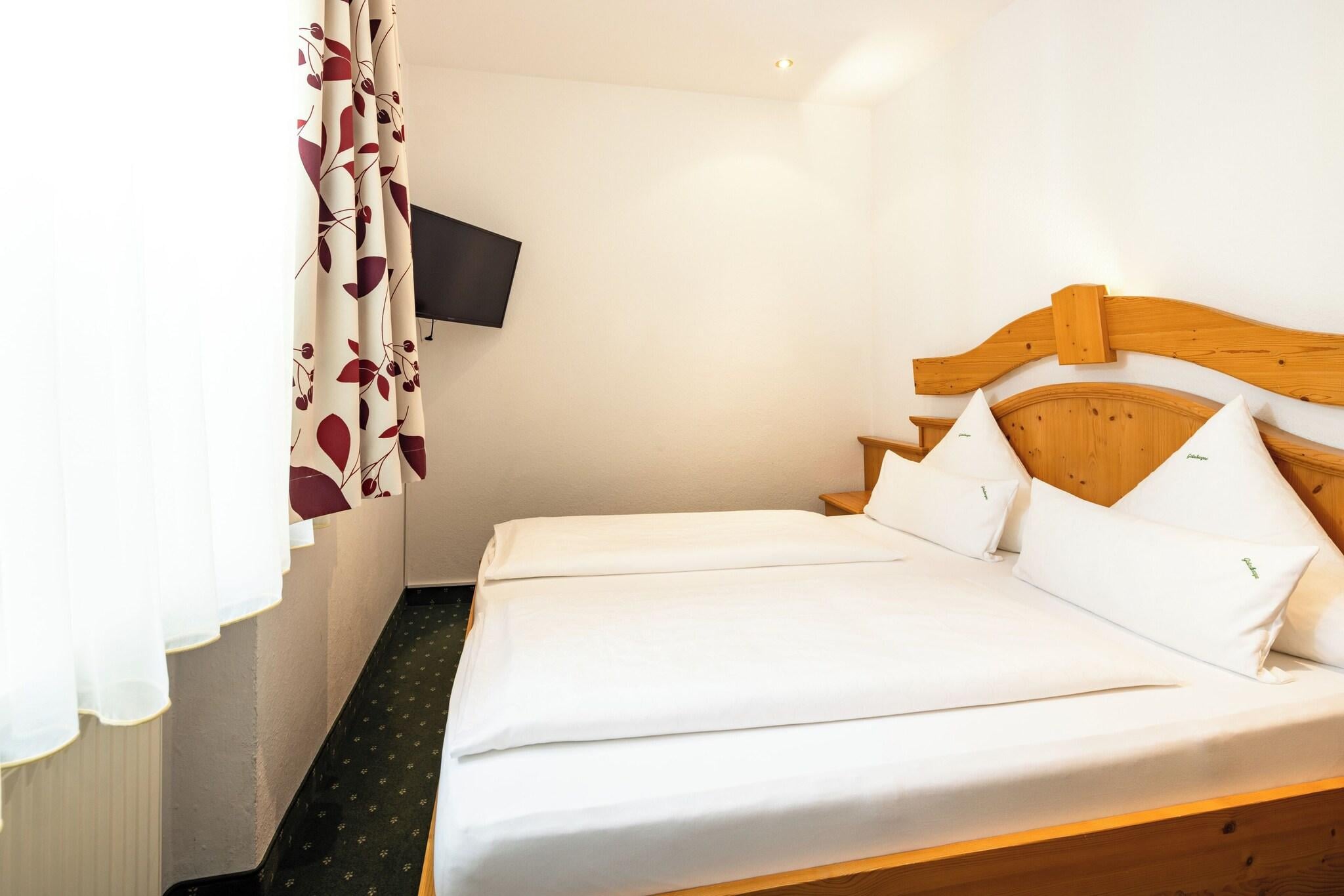 Quadruple King Size Bed