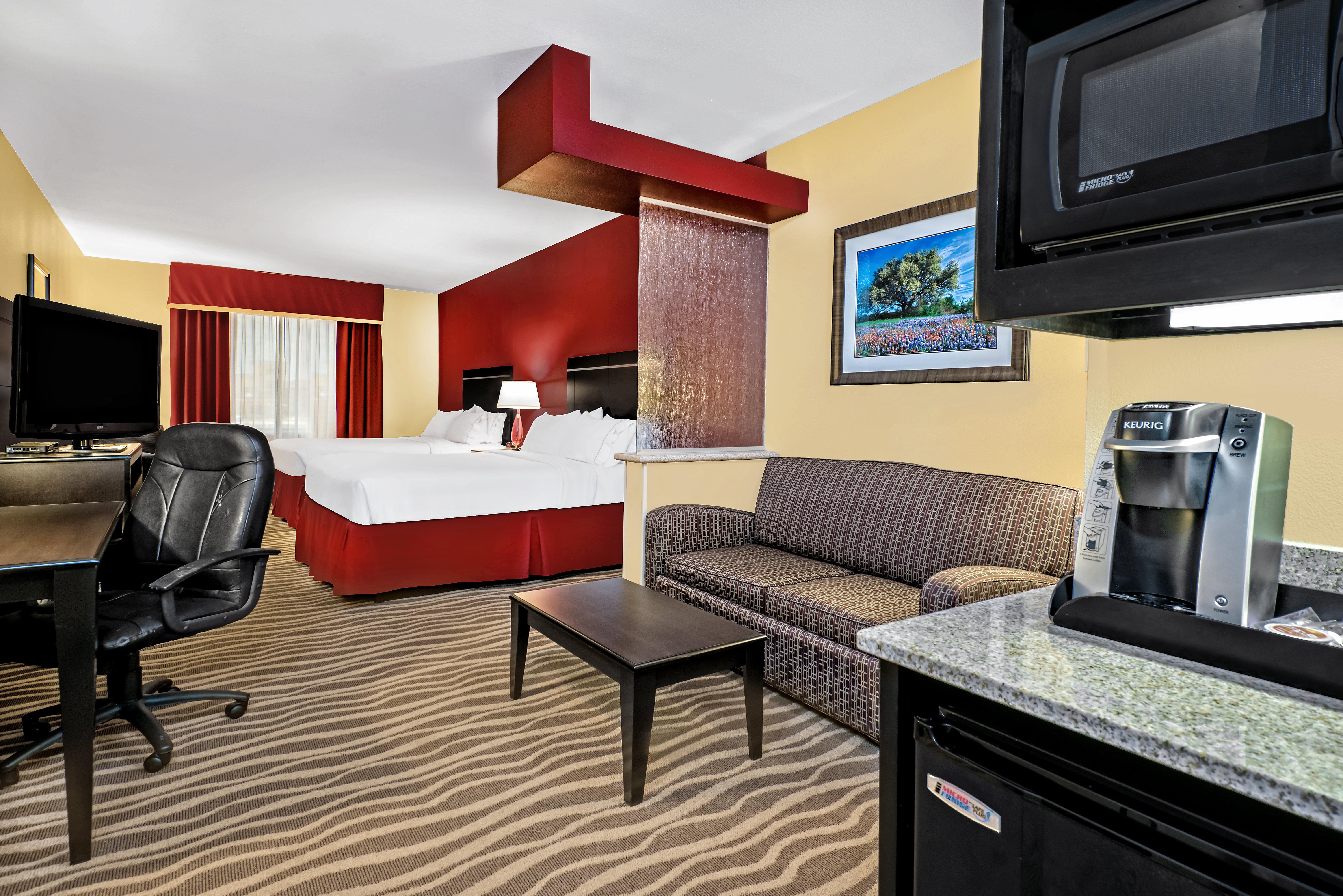 Suite Two Queen Beds