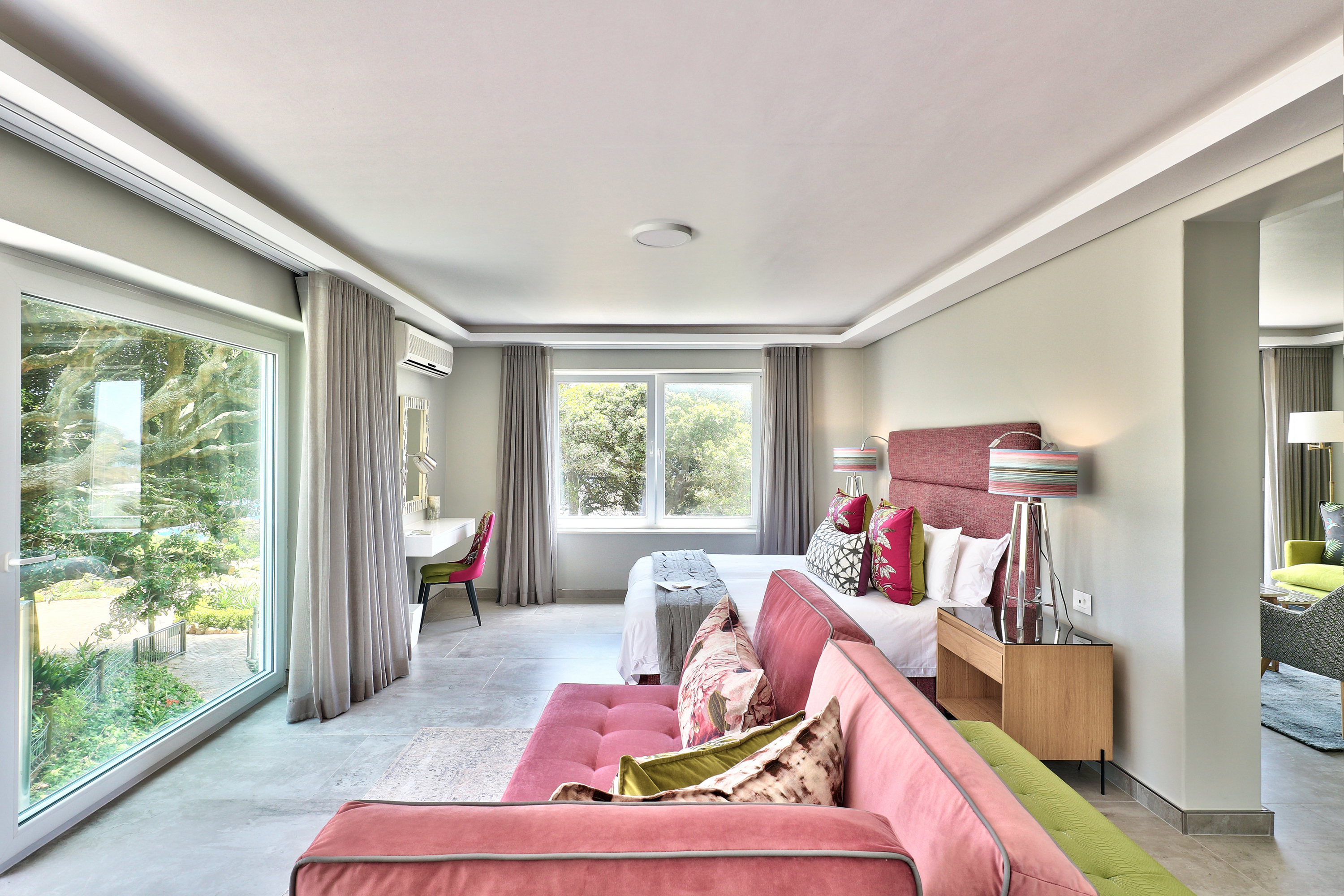 Suite Partial Ocean View One Bedroom